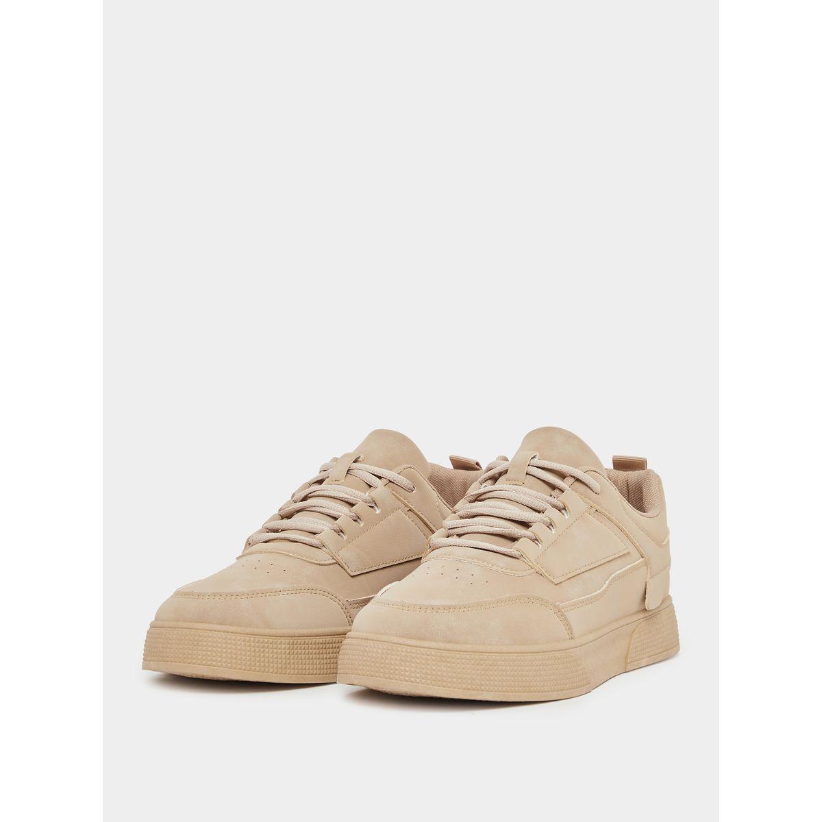 حذاء سنيكرز بجلد سويدي ورباط غلق-men-shoes-sneakers-image-2