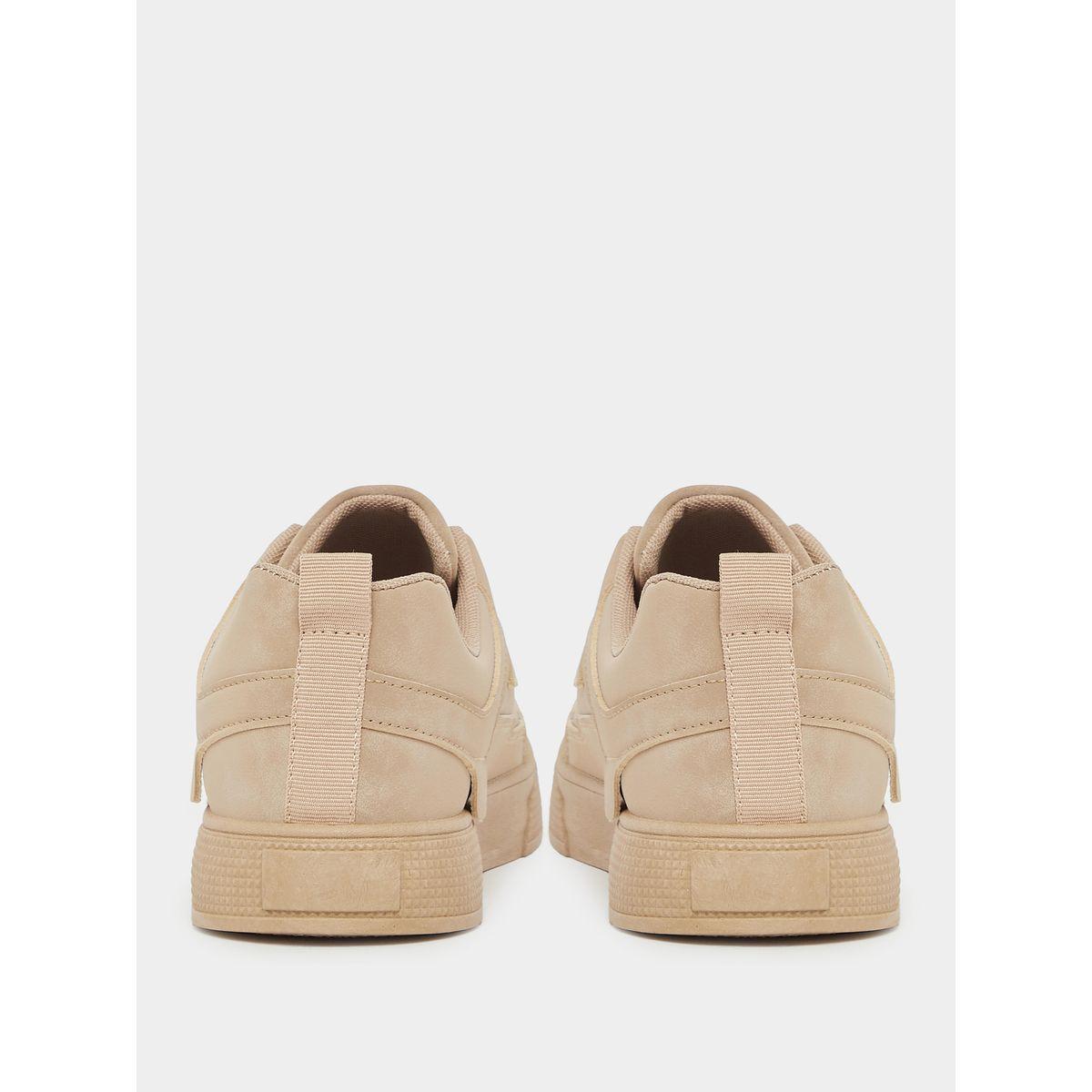 حذاء سنيكرز بجلد سويدي ورباط غلق-men-shoes-sneakers-image-4