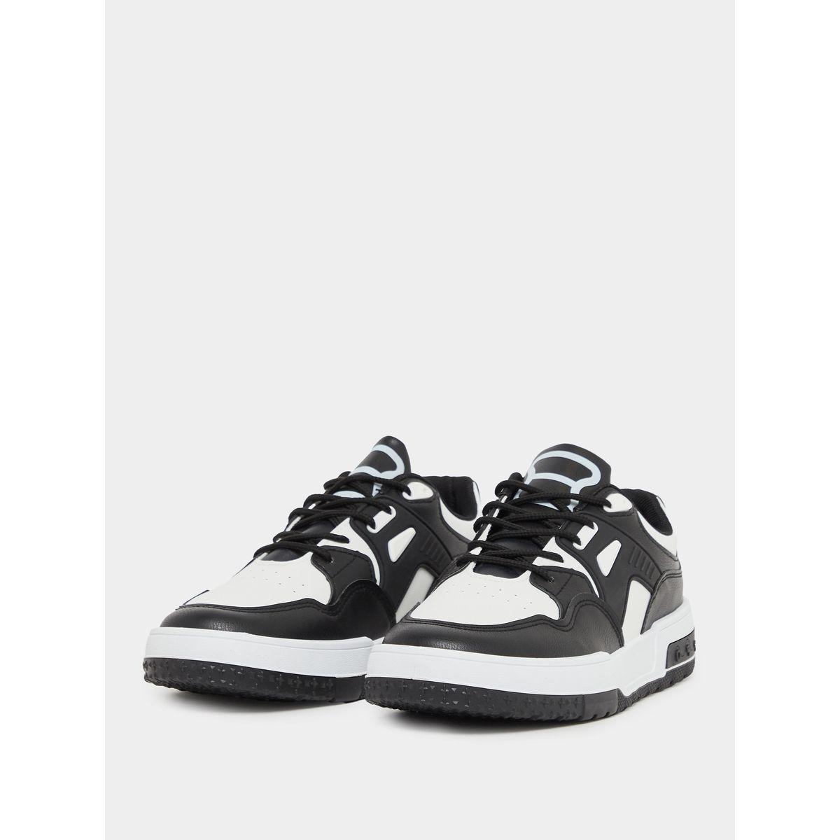 حذاء سنيكرز بنمط كتل الالوان ورباط غلق-men-shoes-sneakers-image-2