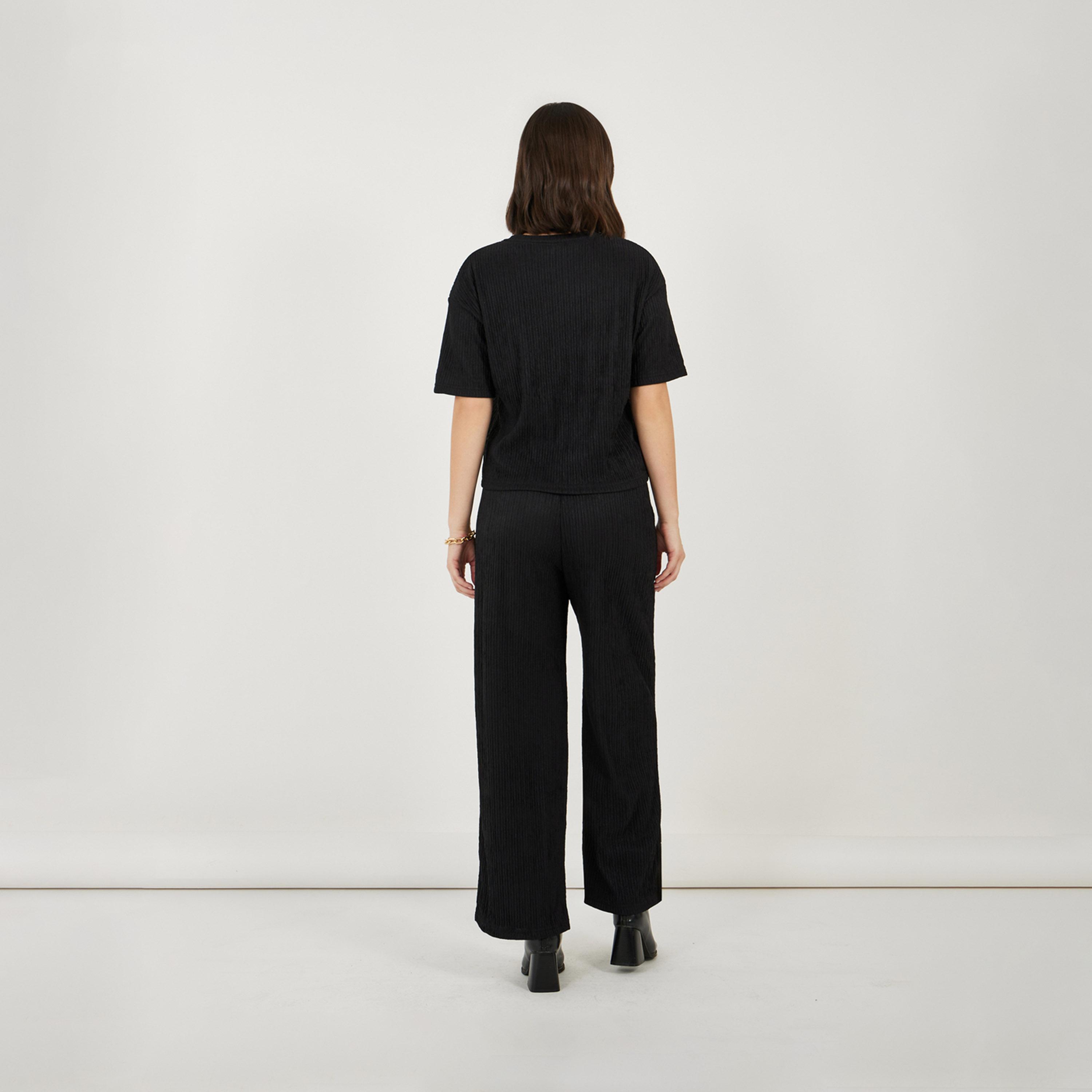 ستايلي - طقم تي شيرت بقصة مربعة مع بنطال واسع الساق-women-clothing-coordsets-image-5