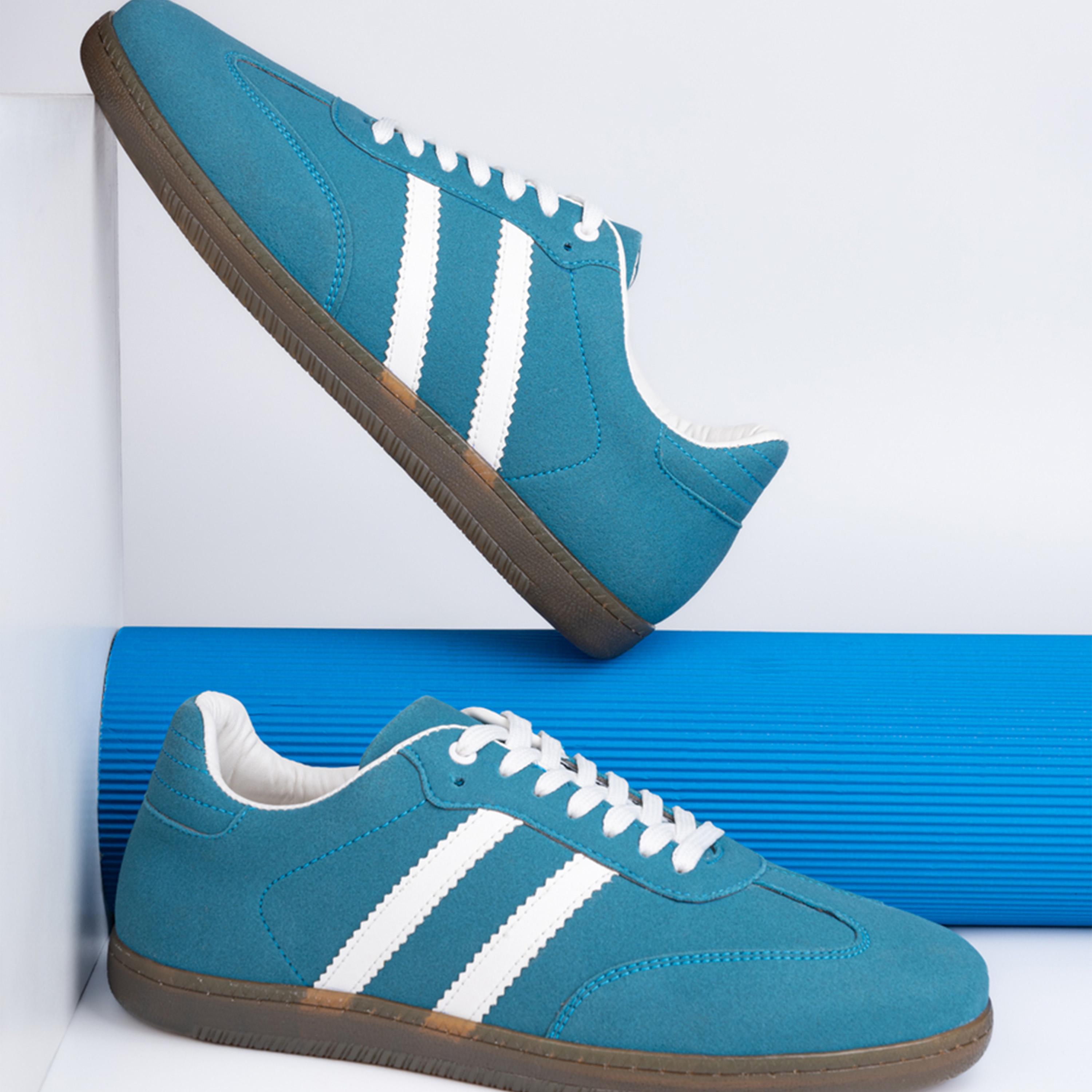 ستايلي - حذاء رياضي كورت بجزء علوي سويد مخملي وخطين-men-shoes-sneakers-image-2
