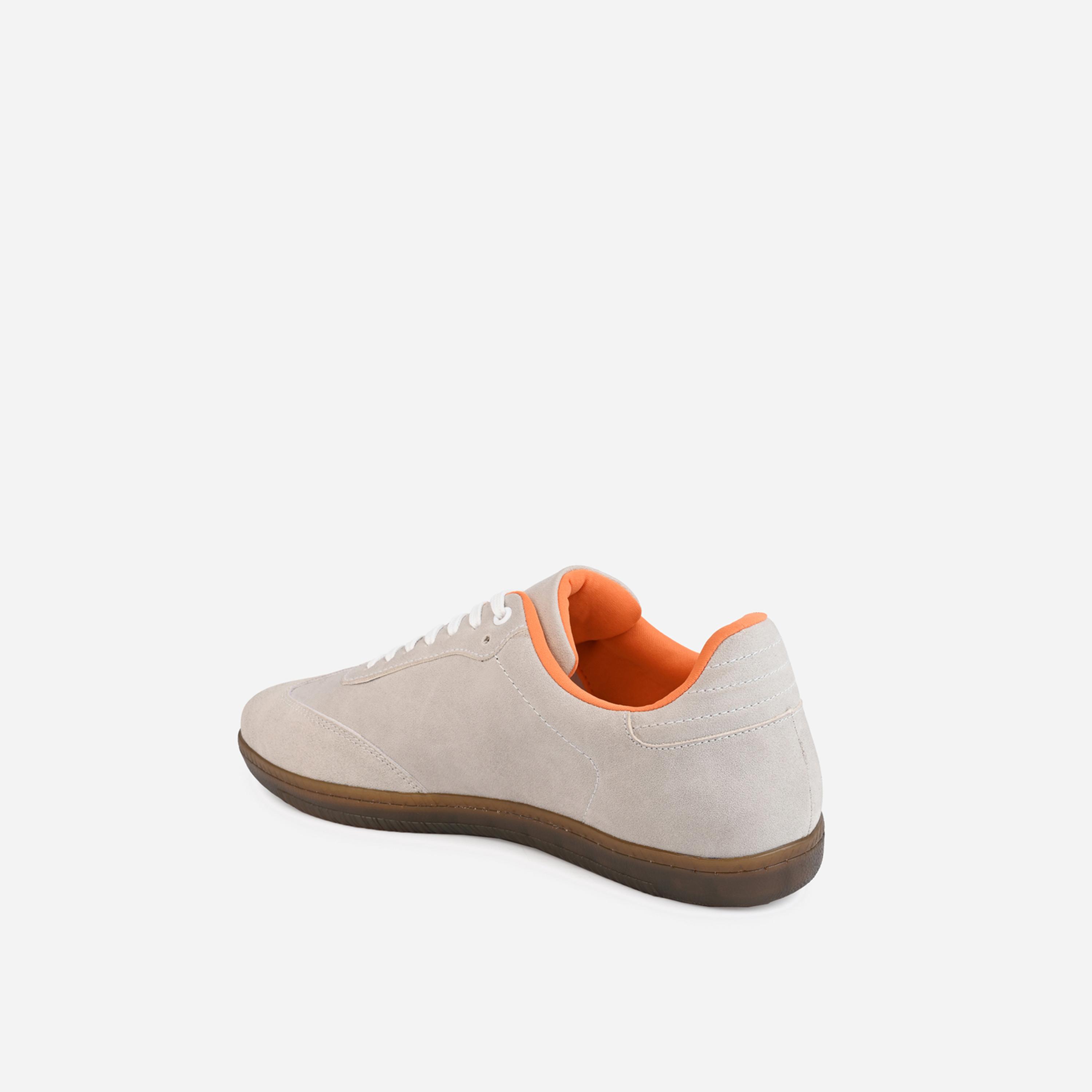 ستايلي - حذاء رياضي كورت بجزء علوي سويد مخملي وخطين-men-shoes-sneakers-image-5