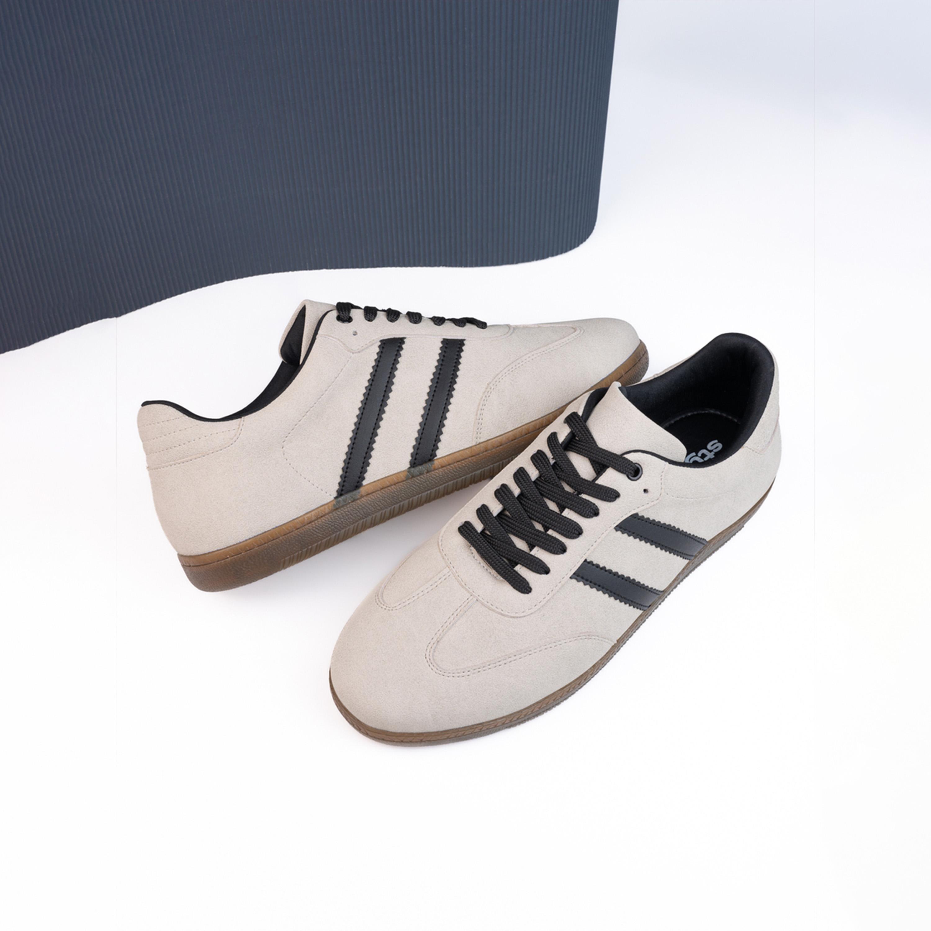 ستايلي - حذاء رياضي كورت بجزء علوي سويد مخملي وخطين-men-shoes-sneakers-image-2