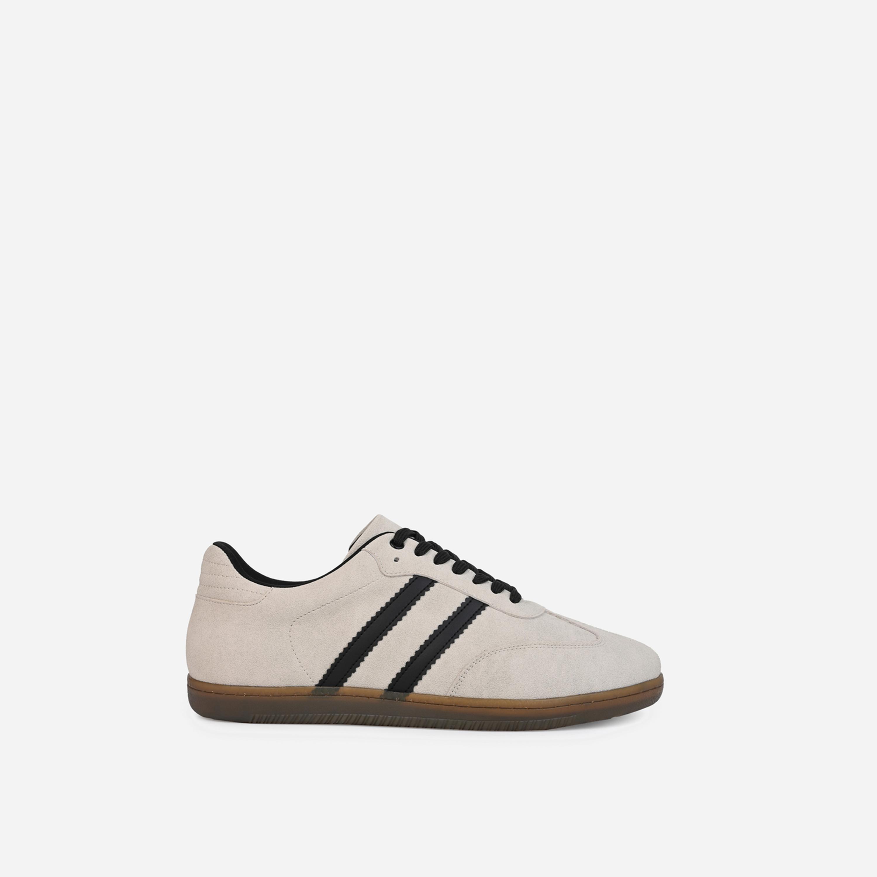 ستايلي - حذاء رياضي كورت بجزء علوي سويد مخملي وخطين-men-shoes-sneakers-image-3