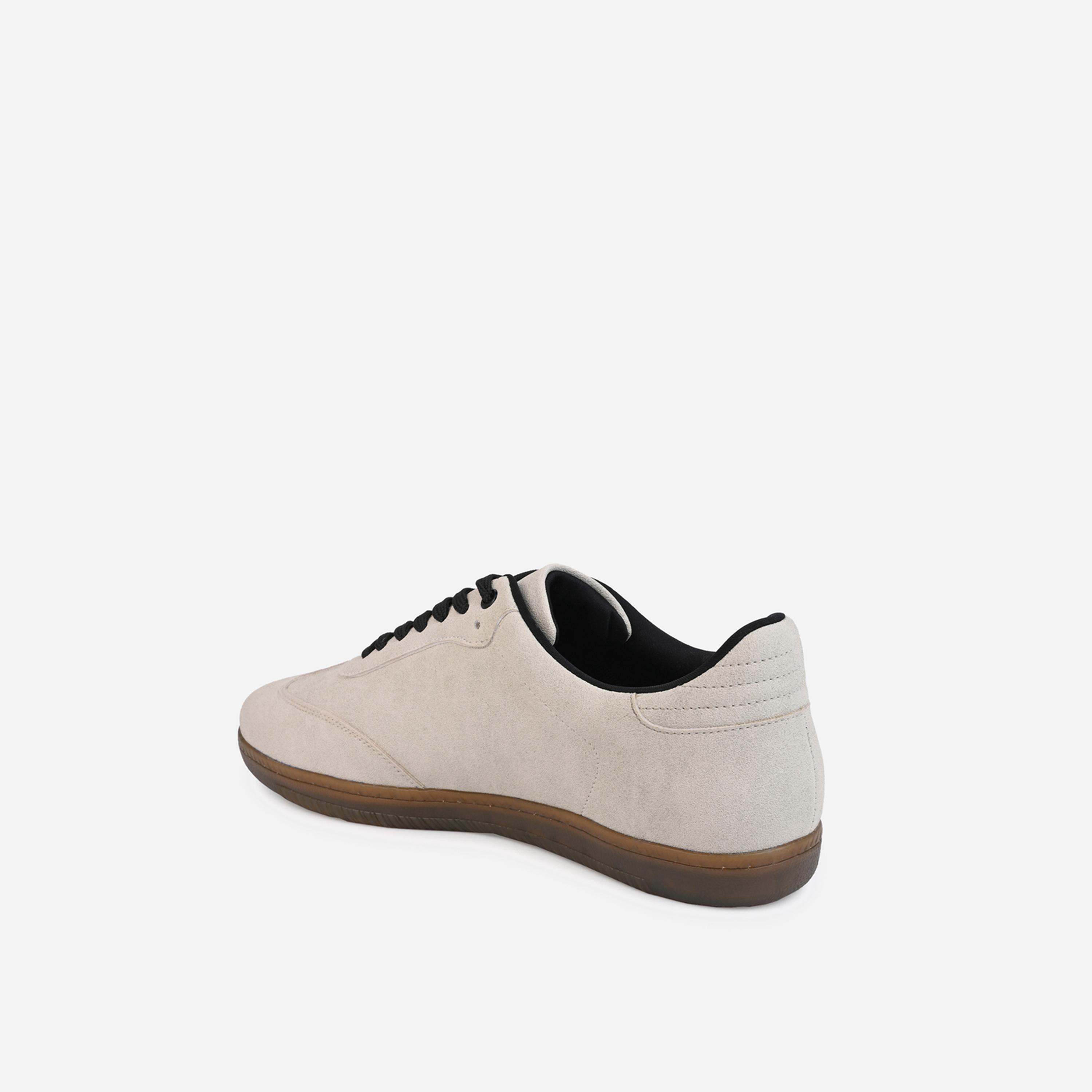 ستايلي - حذاء رياضي كورت بجزء علوي سويد مخملي وخطين-men-shoes-sneakers-image-5