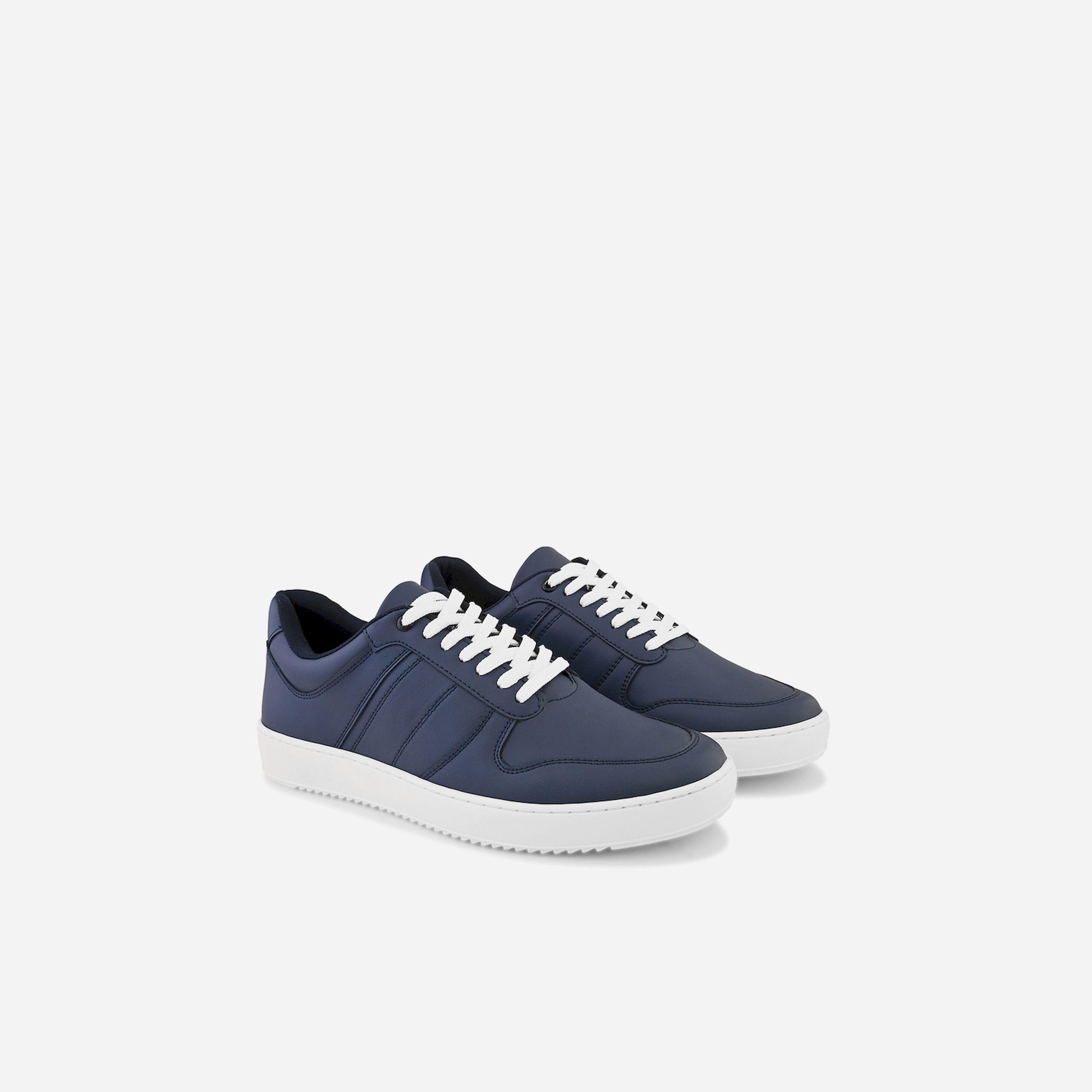 ستايلي - حذاء رياضي ذو نعل سميك منخفض-men-shoes-sneakers-image-1
