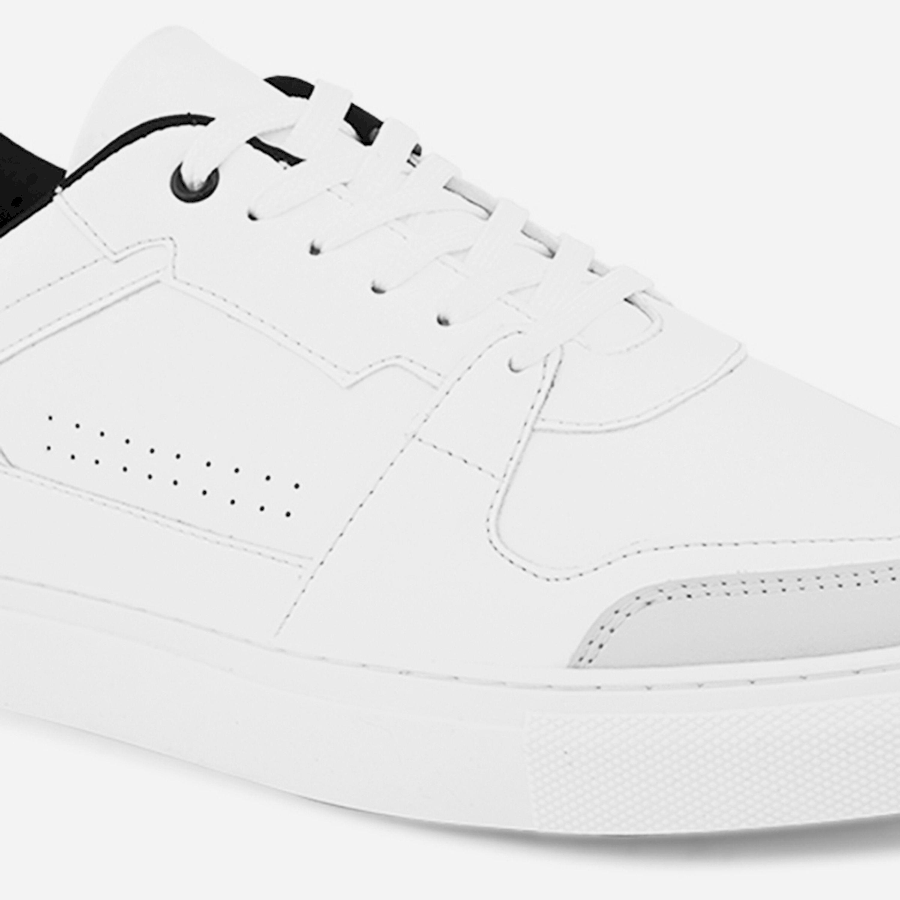 ستايلي - حذاء رياضي بنعل سميك ورباط بألوان متعددة-men-shoes-sneakers-image-5