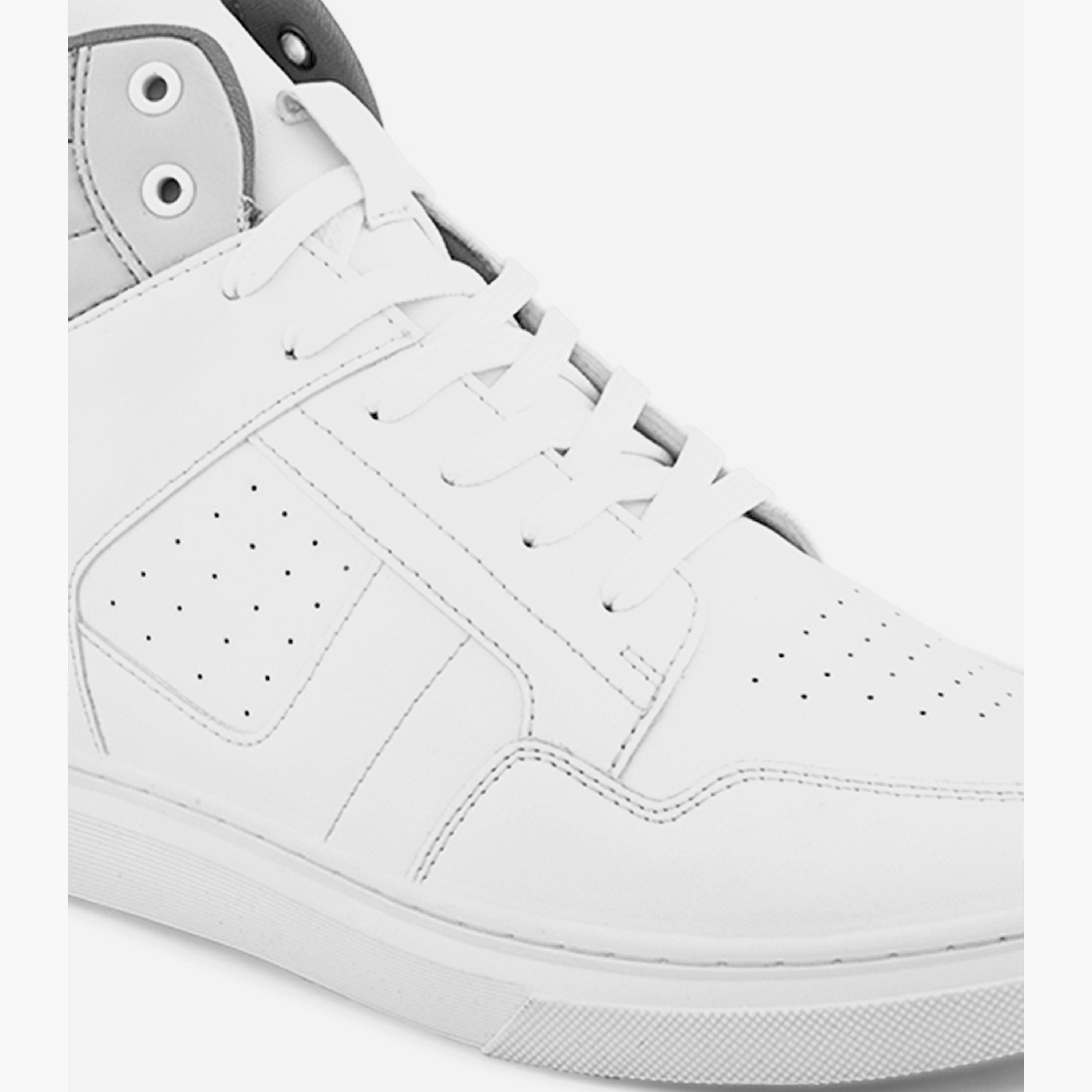 ستايلي-  حذاء رياضي عالي الجودة بأربطة ملونة-men-shoes-sneakers-image-8