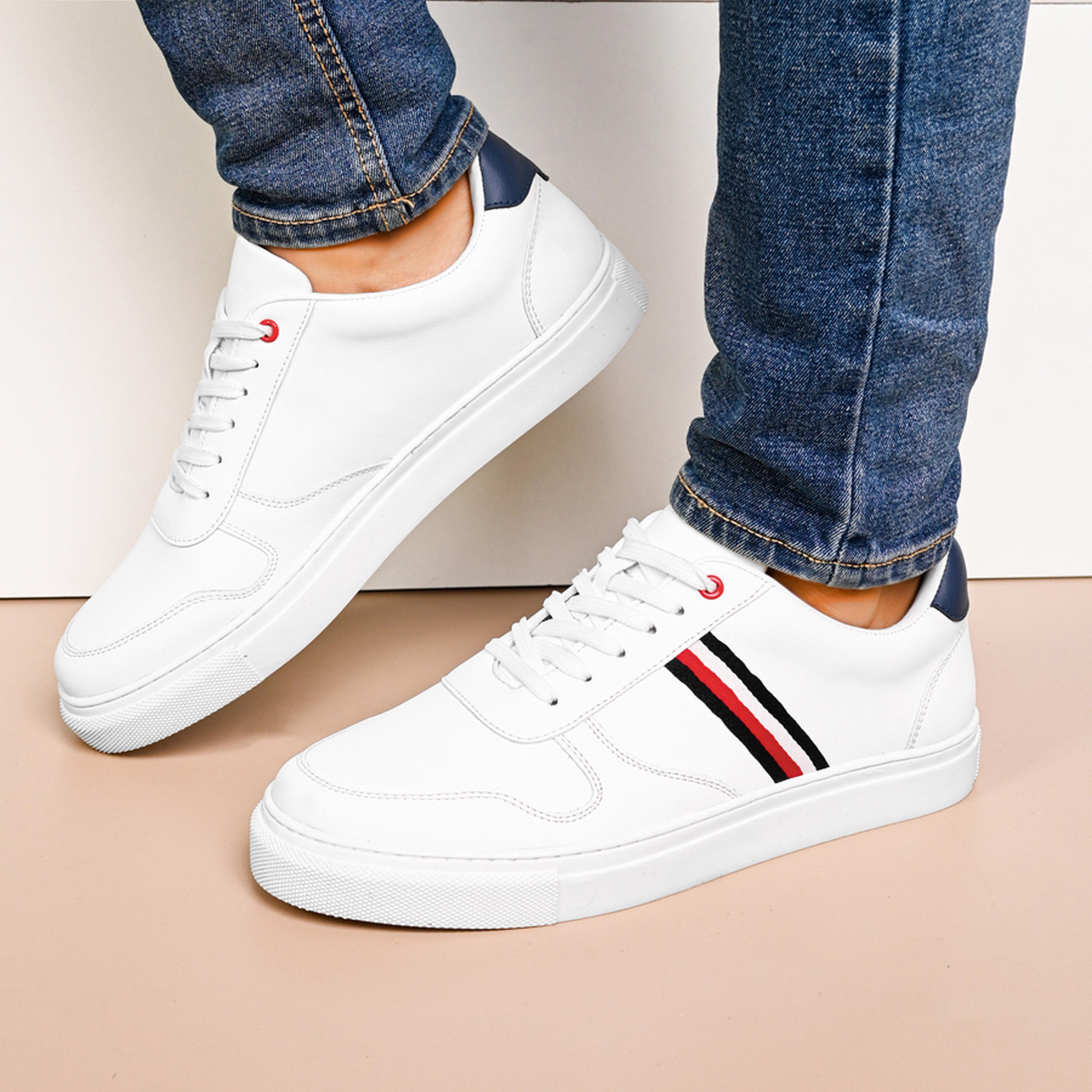 ستايلي - حذاء رياضي ذو نعل سميك ورباط-men-shoes-sneakers-image-4