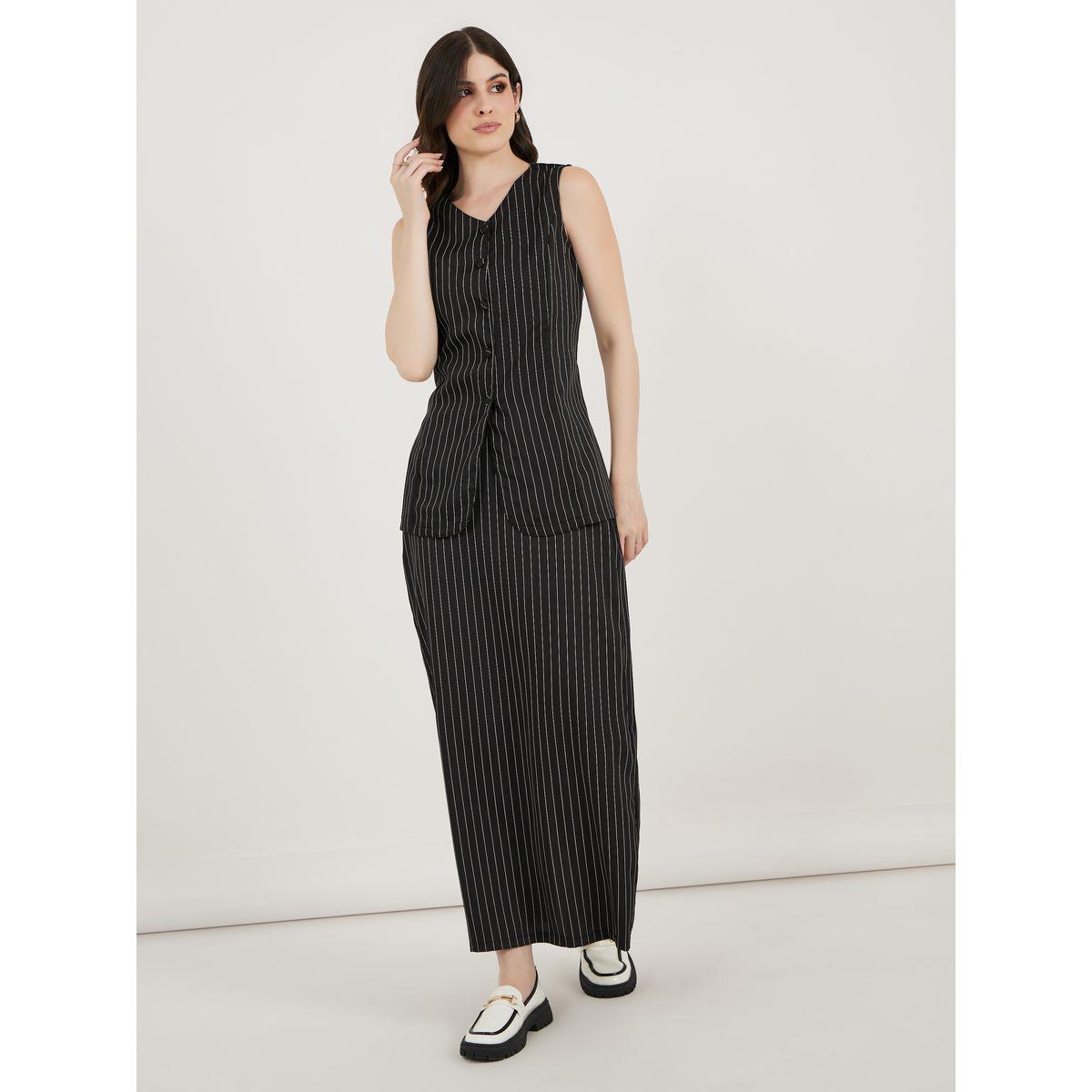 طقم منسق من تنورة طويلة وبلوزة مخططة بلا أكمام-women-clothing-coordsets-image-1