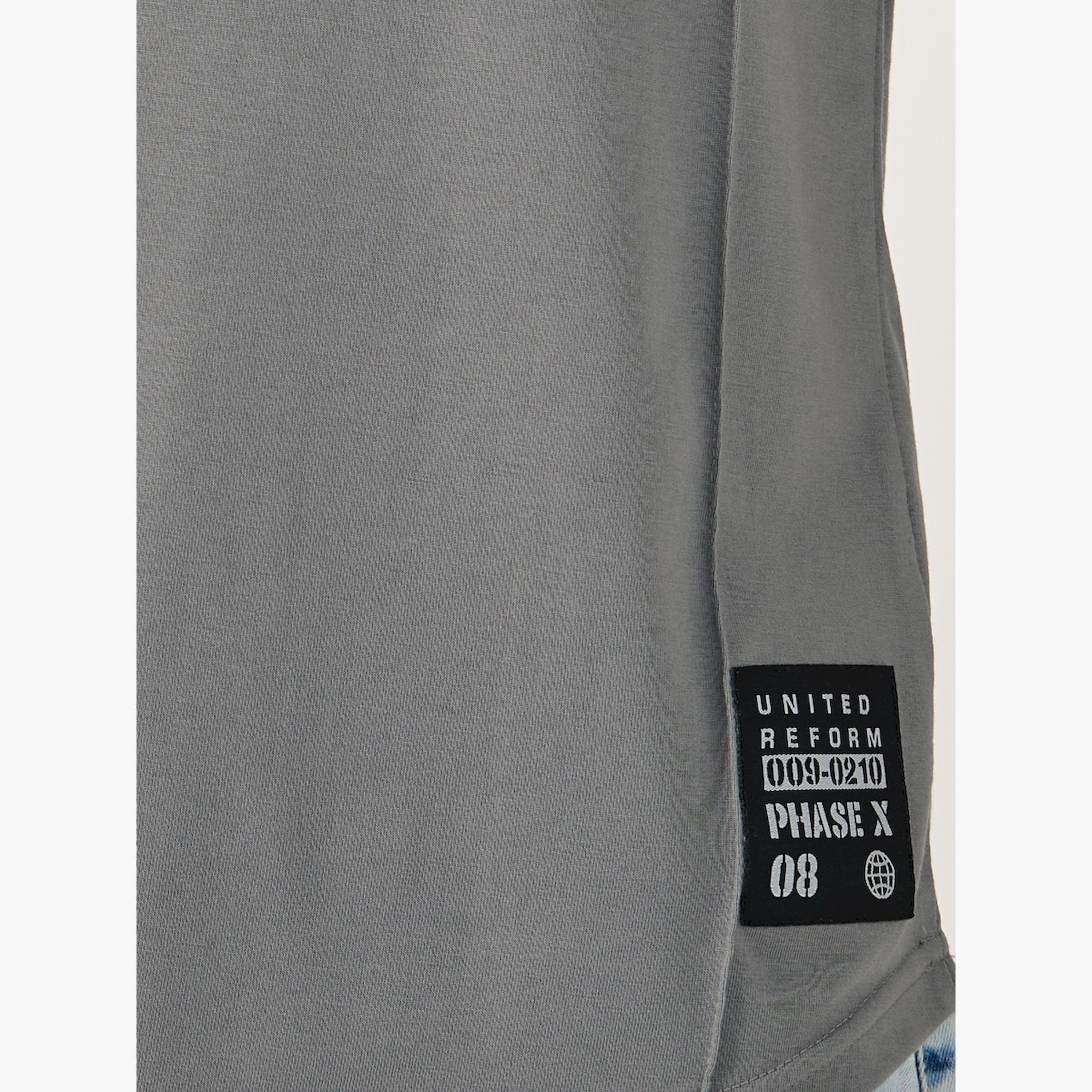 Styli Regular Fit Pintuck U Hem T-Shirt-men-clothing-tshirtsandpolos-tshirts-image-3