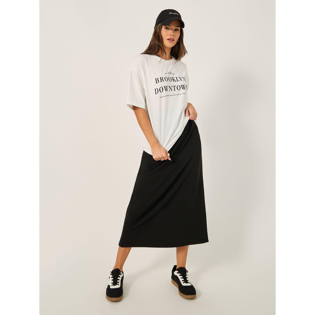 طقم منسق من تنورة ميدي وتيشيرت فضفاض-women-clothing-coordsets-image-2