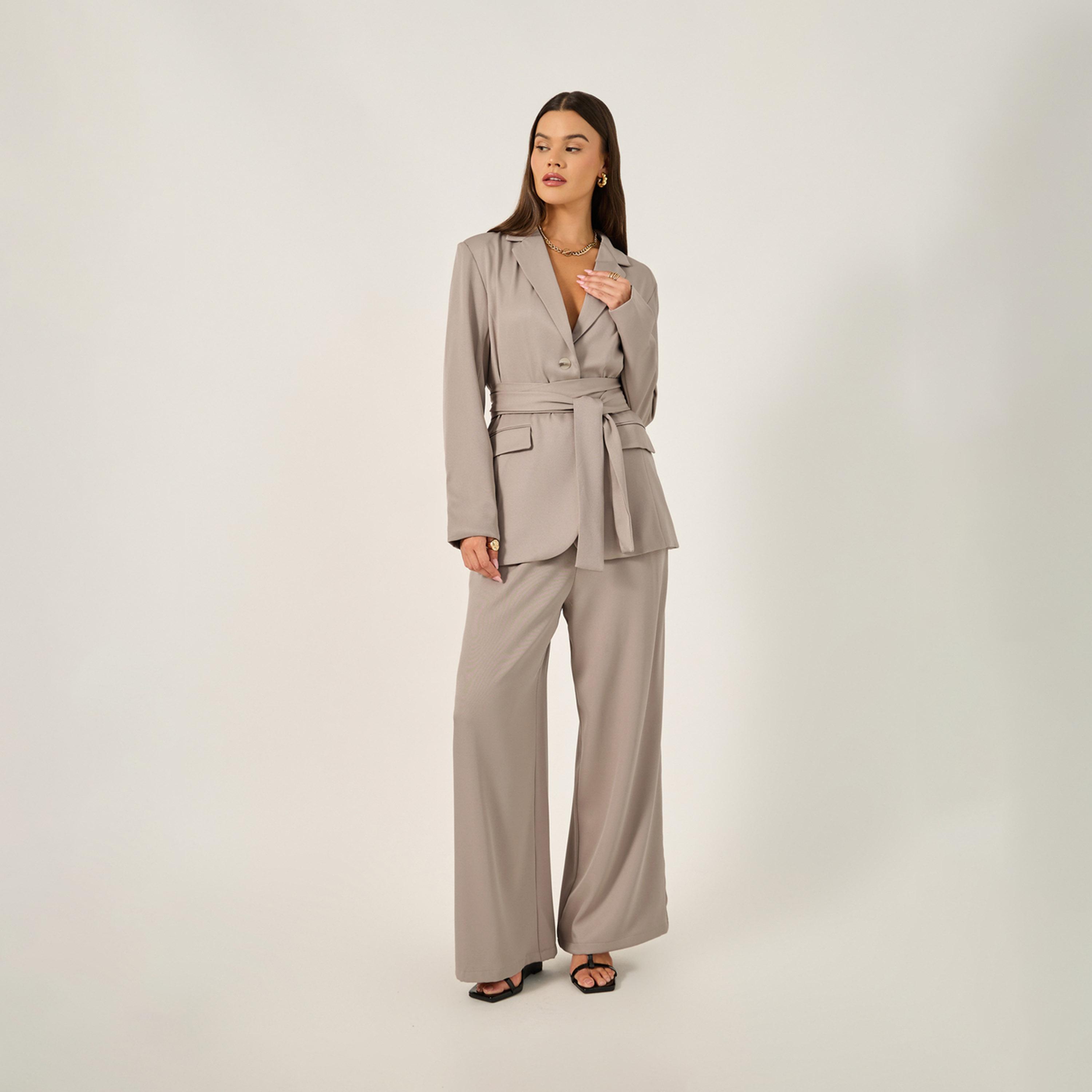 ستايلي - سترة طويلة بحزام بقصّة عادية-women-clothing-coatsandjackets-blazers-image-2