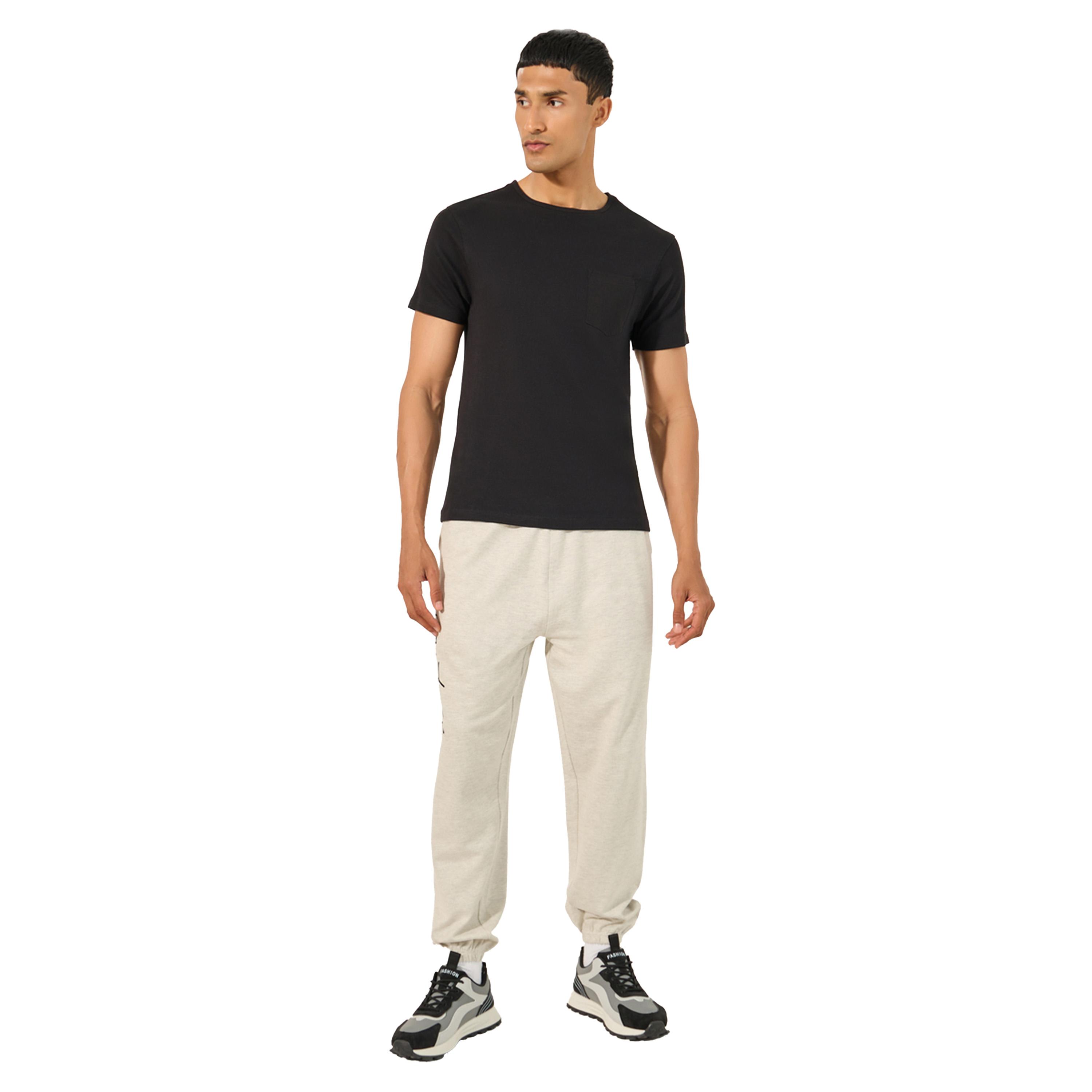 ستايلي -  تي شيرت بقصّة عادية وتفاصيل جيب سادة-men-clothing-tshirtsandpolos-tshirts-image-2