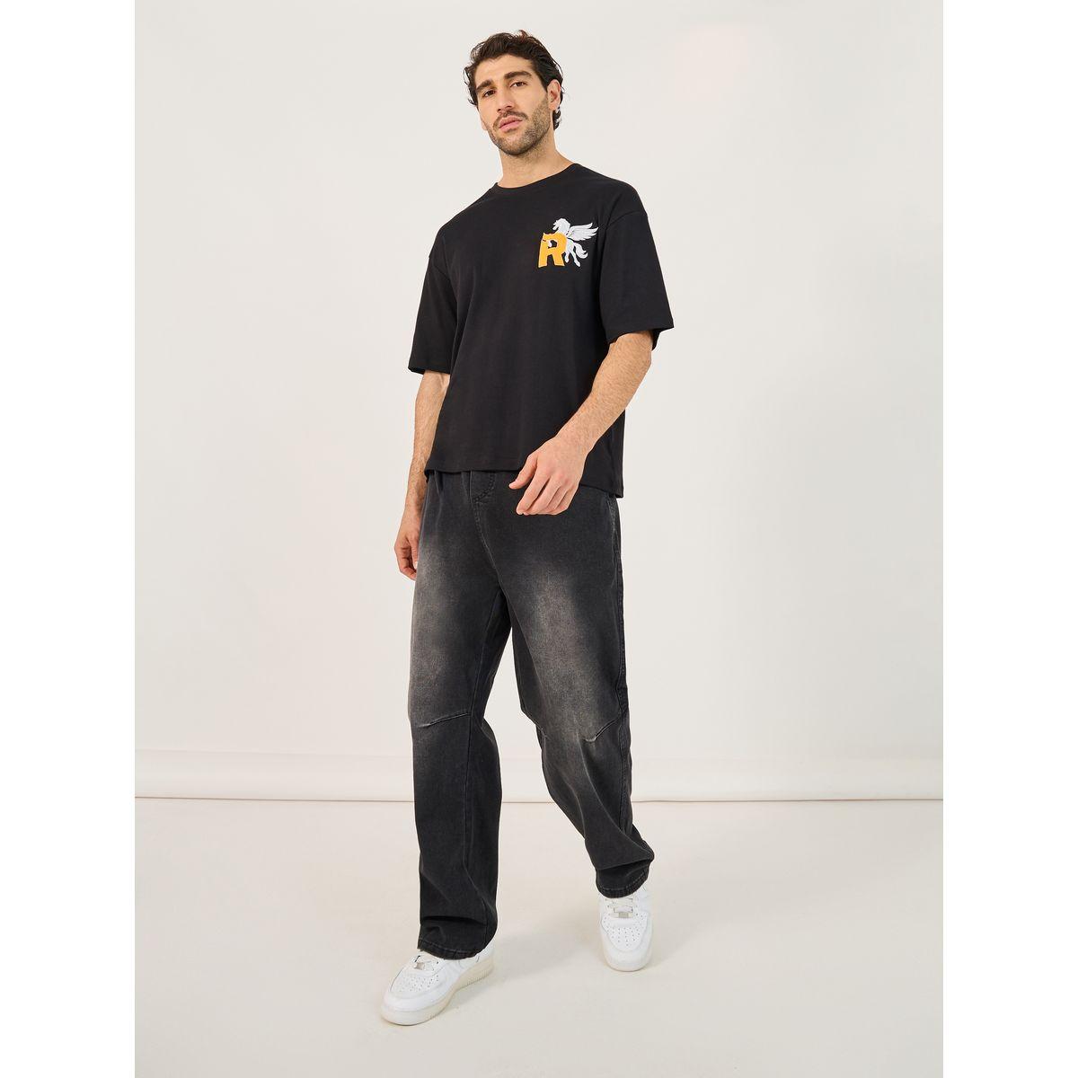 تيشيرت فضفاض مزين بتفاصيل مُطرّزة-men-clothing-tshirtsandpolos-tshirts-image-2