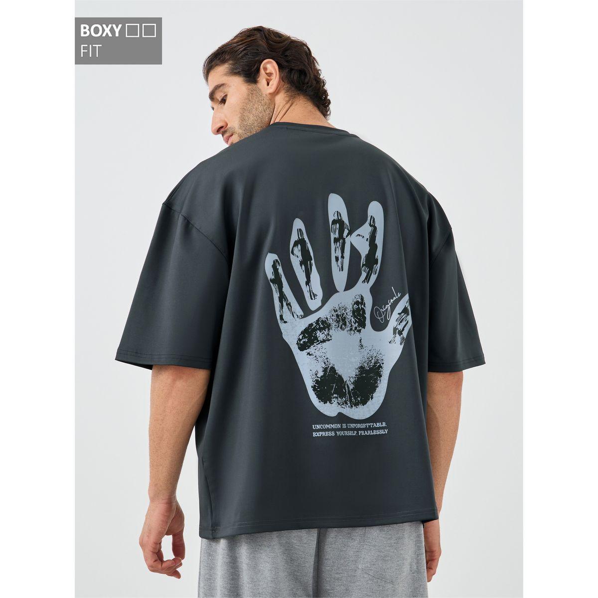 تيشيرت فضفاض بياقة دائرية وطبعة جرافيك-men-clothing-tshirtsandpolos-tshirts-image-1