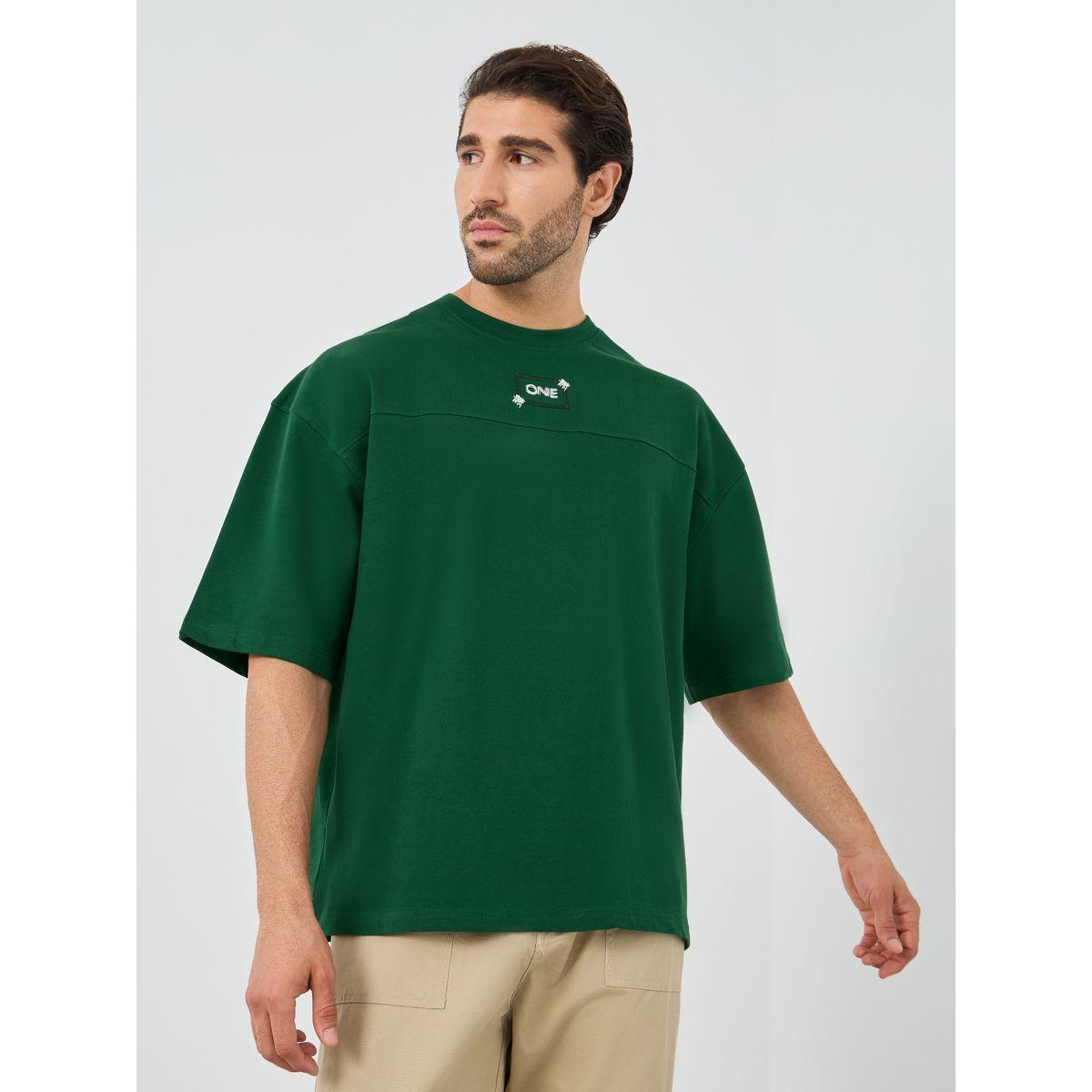 تيشيرت فضفاض بطبعة كتابة وياقة دائرية-men-clothing-tshirtsandpolos-tshirts-image-2