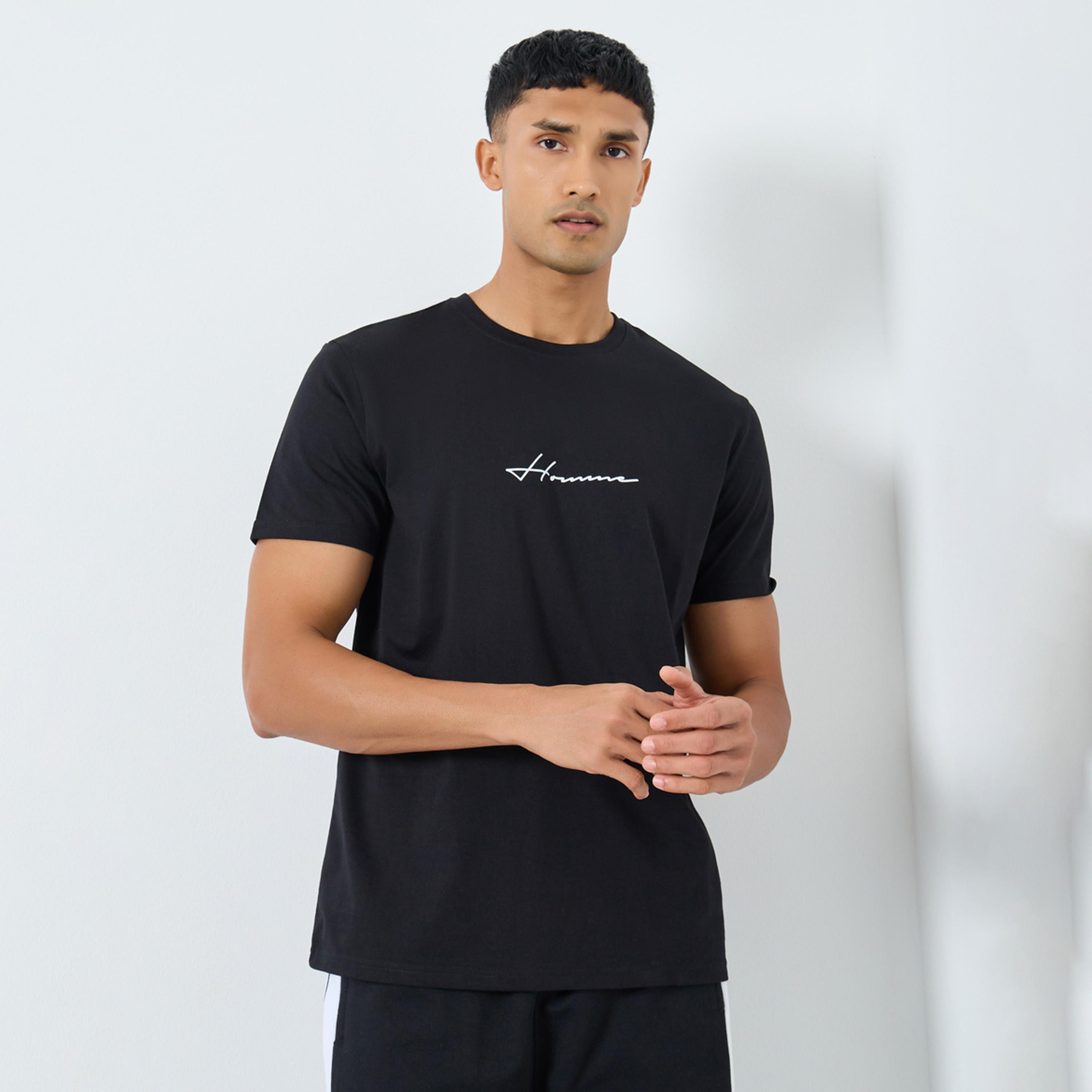 ستايلي - تي شيرت رجالي أسود بطبعة شعار ورقبة دائرية-men-clothing-tshirtsandpolos-tshirts-image-1