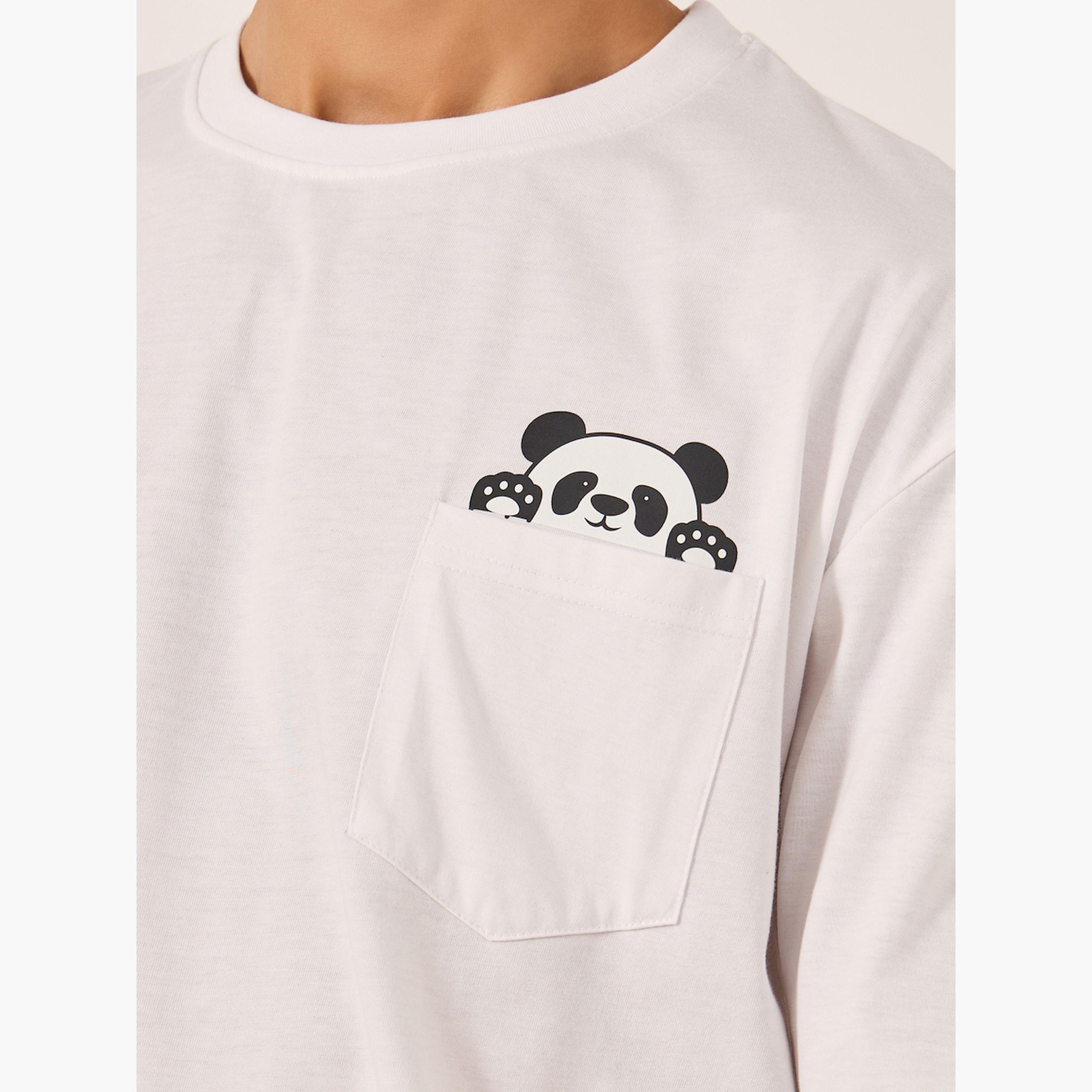 ستايلي- تي شيرت بمقاس كبير بطبعة جرافيكية على شكل باندا وتفاصيل جيب-men-clothing-tshirtsandpolos-tshirts-image-3