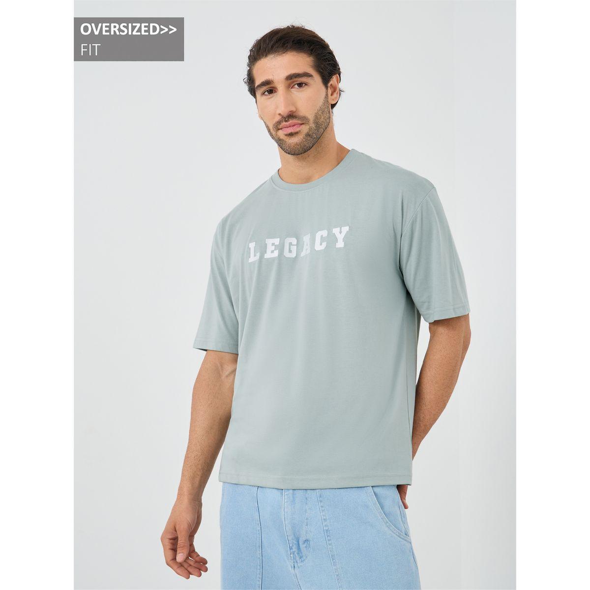 تيشيرت فضفاض بطبعة فارسيتي مع ياقة دائرية-men-clothing-tshirtsandpolos-tshirts-image-1