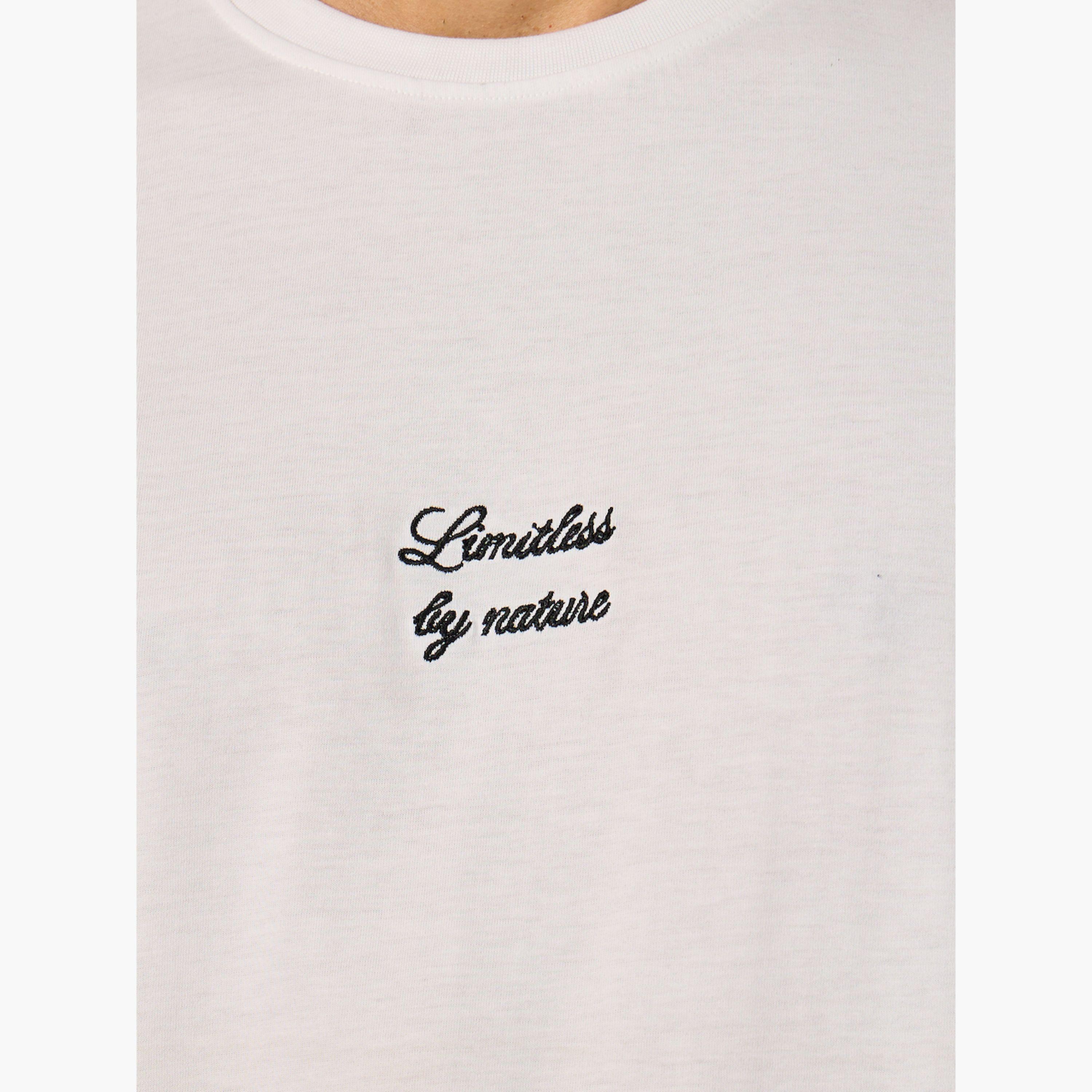 Styli Minimal Embroidered Regular Fit T-Shirt-men-clothing-tshirtsandpolos-tshirts-image-3