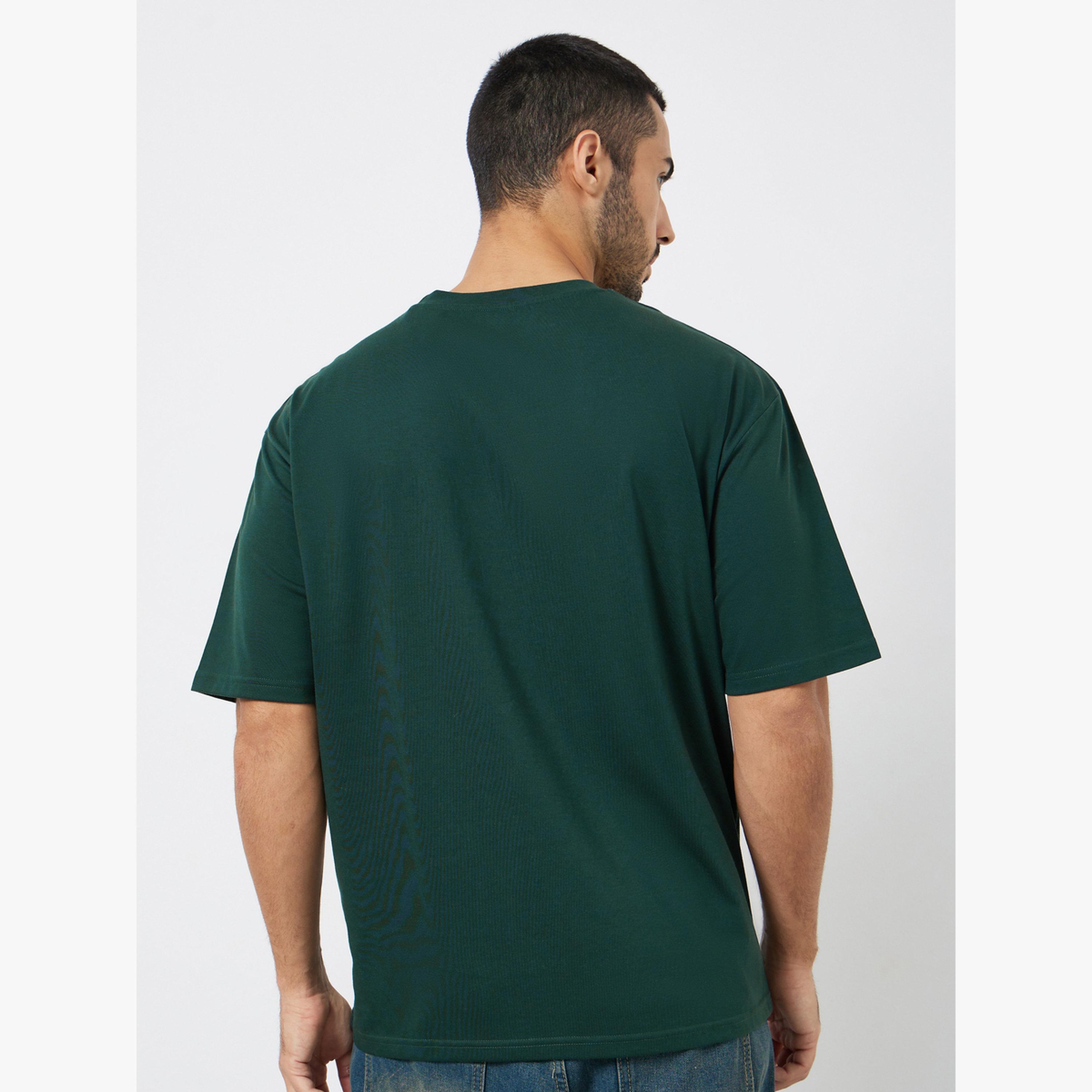 تيشيرت بقصة واسعة وطبعة شعار-men-clothing-tshirtsandpolos-tshirts-image-5
