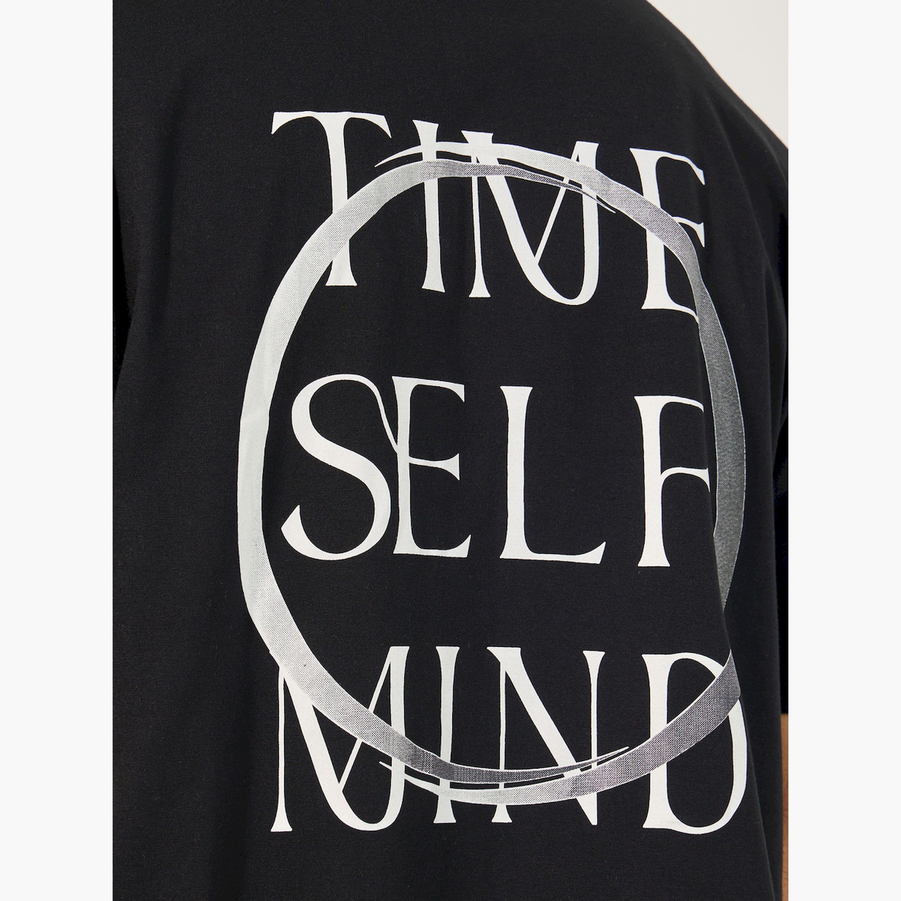 ستايلي - تي شيرت كبير الحجم بطبعة جرافيكية ورقبة دائرية-men-clothing-tshirtsandpolos-tshirts-image-2