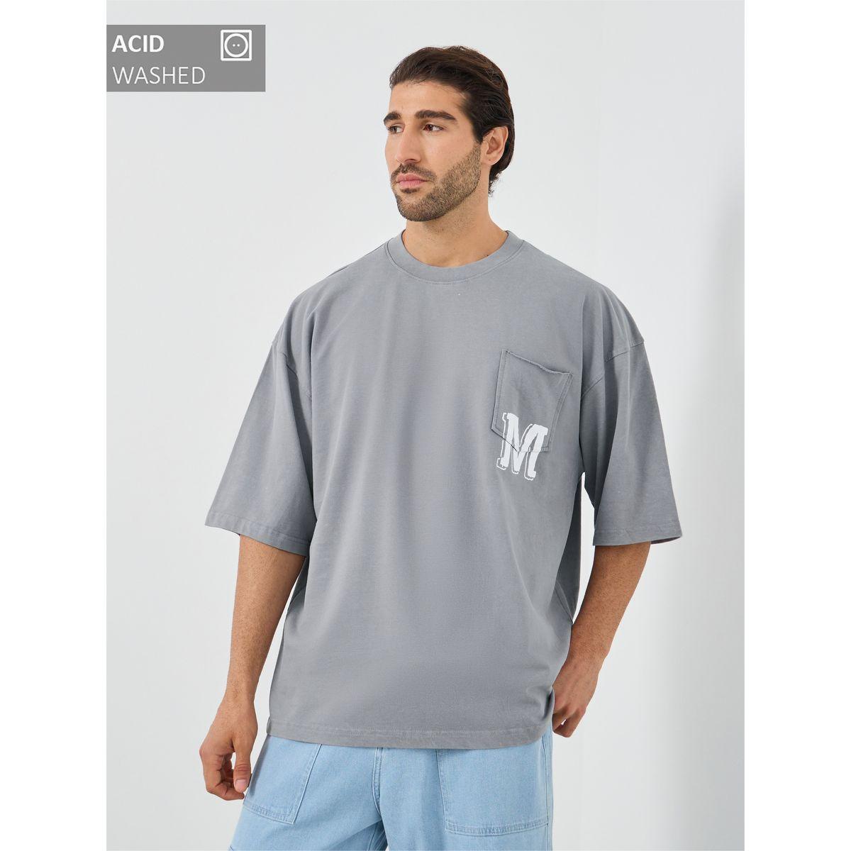 تيشيرت فضفاض بطبعة كتابة وتفاصيل جيب-men-clothing-tshirtsandpolos-tshirts-image-1