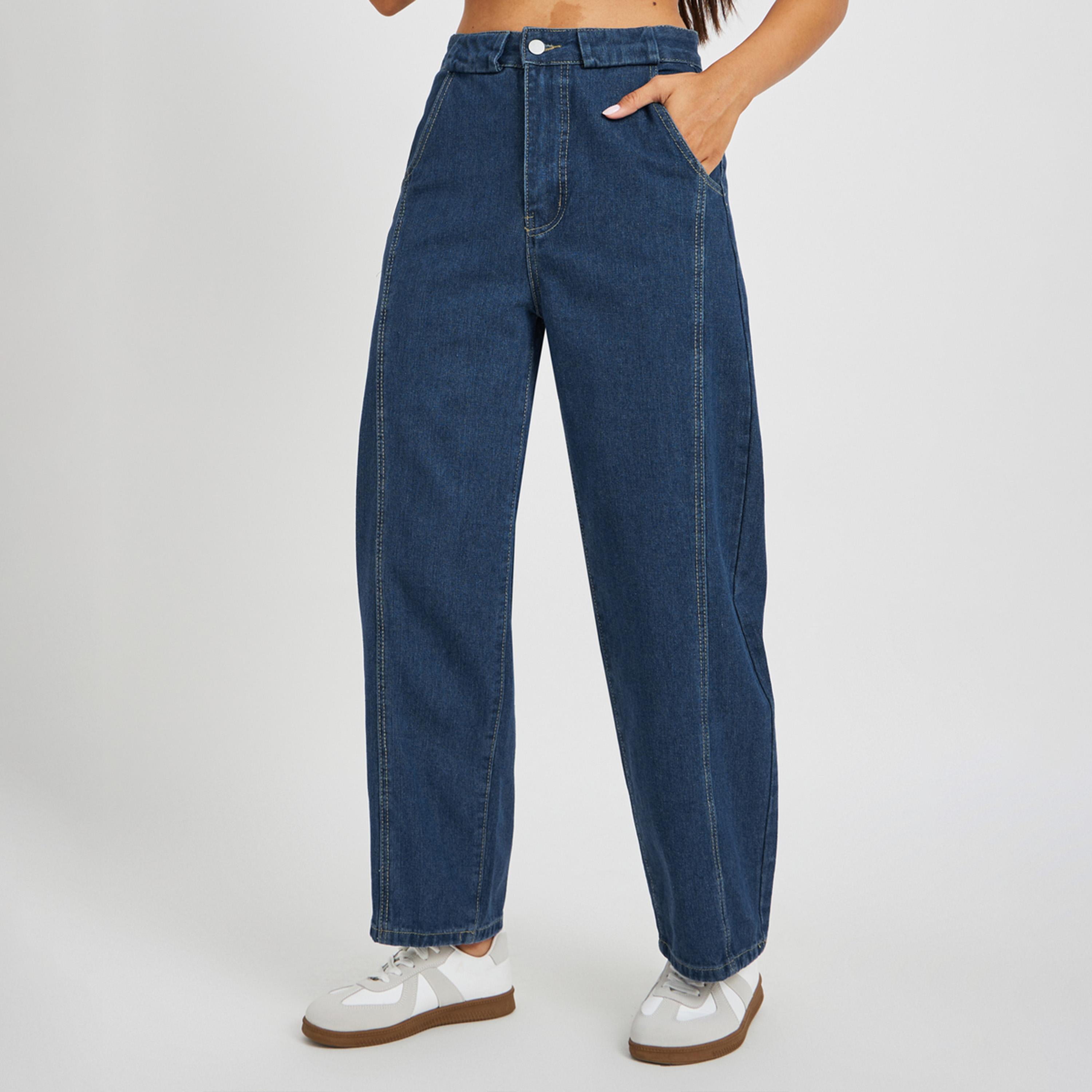ستايلي - بنطال جينز متوسط الارتفاع مع حلقات حزام عريضة وقصة برميل واسعة-women-clothing-bottoms-jeans-image-1