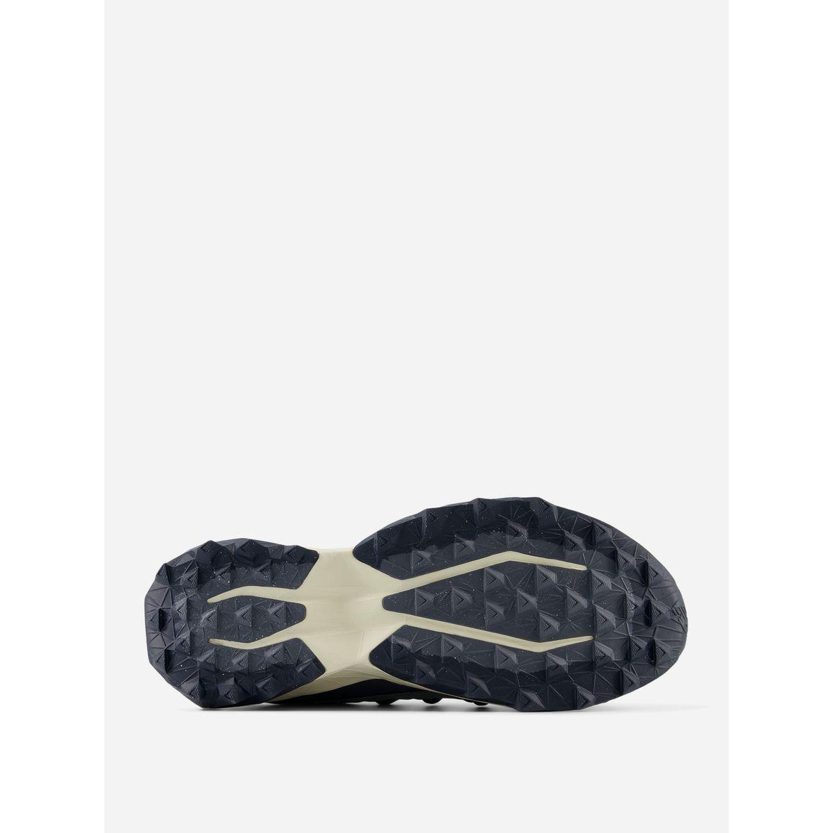 حذاء سنيكرز بتفاصيل بارزة  الملمس-men-shoes-sneakers-image-2