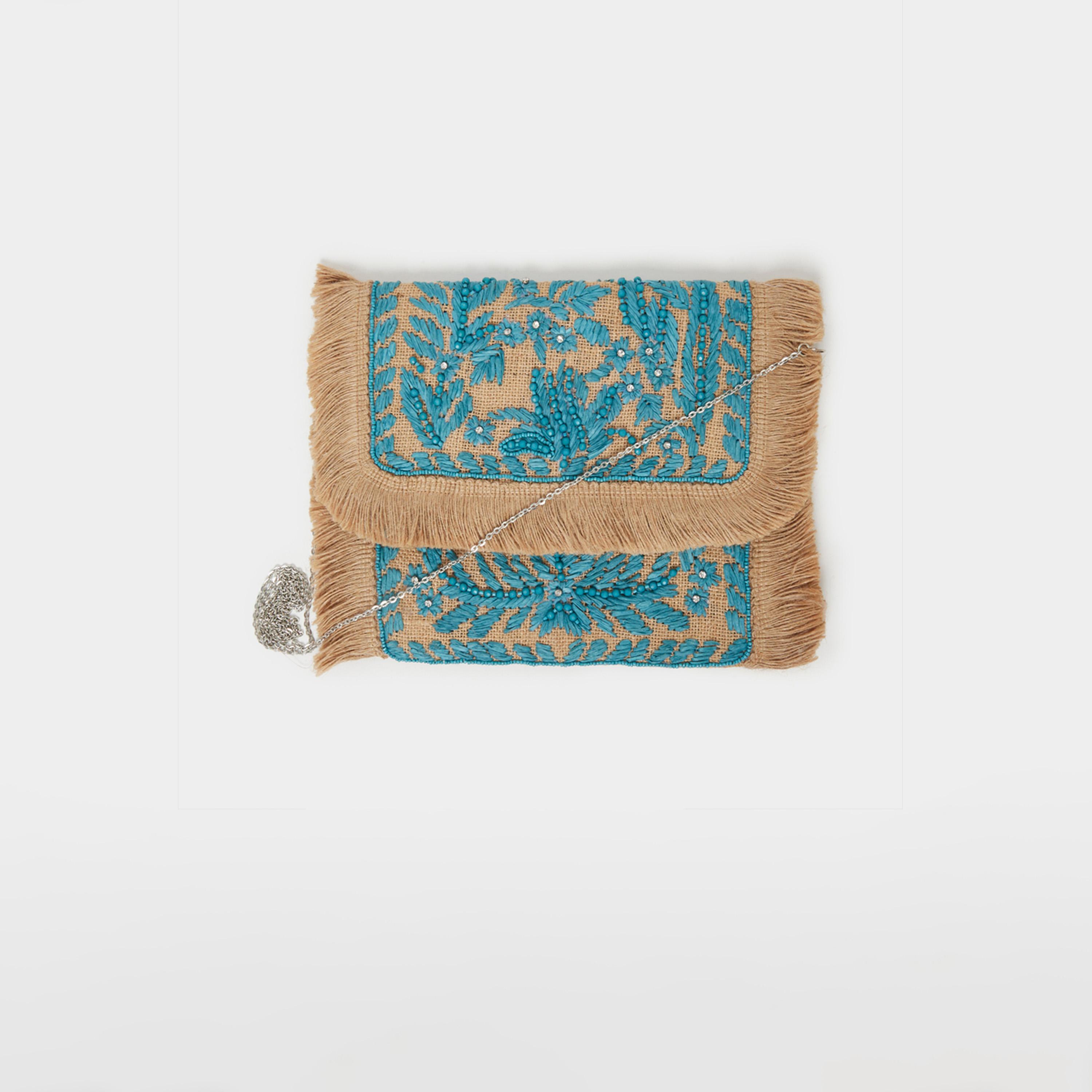 ستايلي - حقيبة كلاتش مطرزة مع تفاصيل كشكش-women-bagsandwallets-handbags-image-1