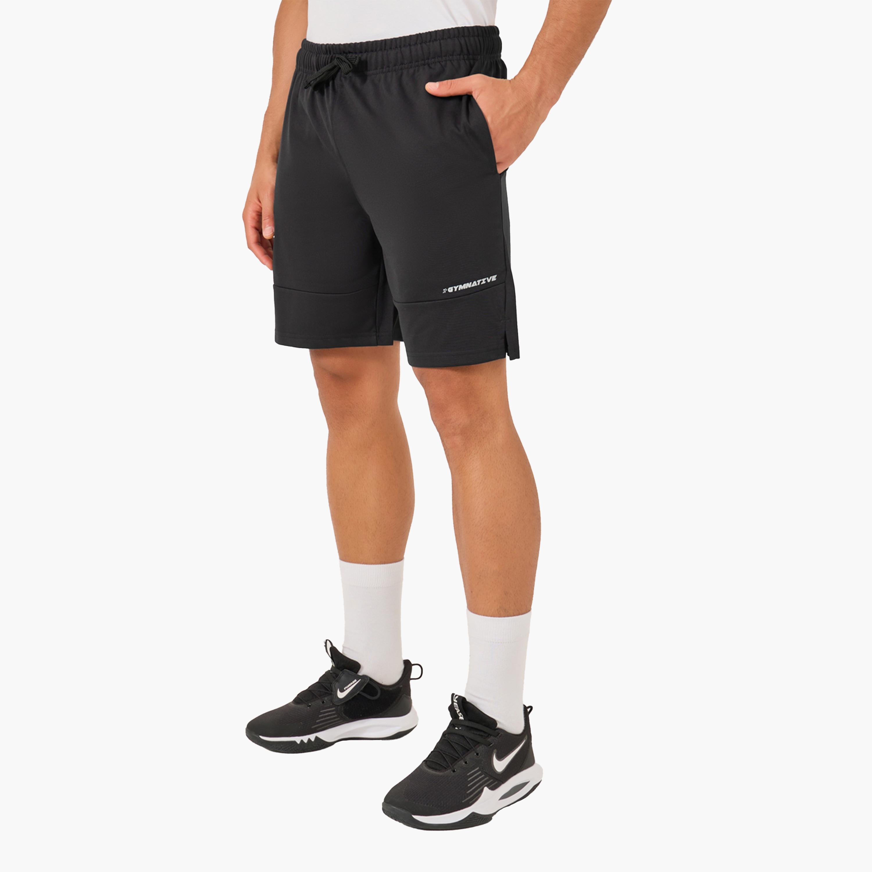 ستايلي - شورت تدريب بقصّة عادية وطبعة شعار-men-clothing-sportswearandactivewear-bottoms-shorts-image-1