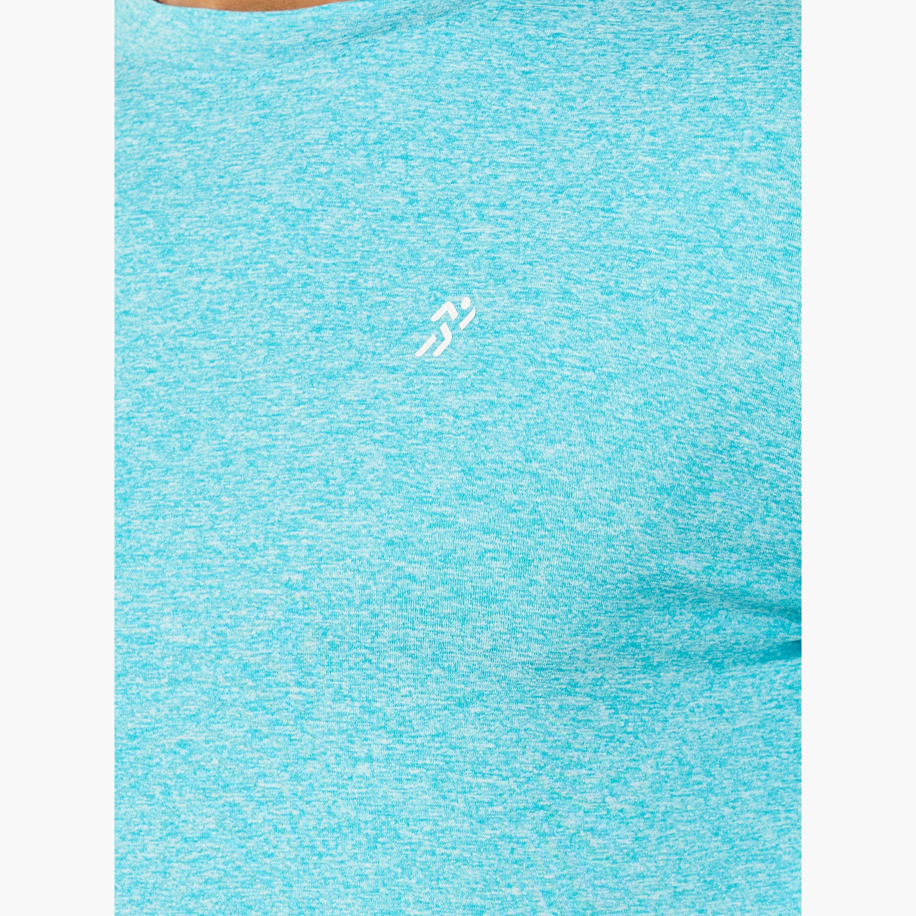 Styli Logo Detail Long Sleeve Muscle Fit T-Shirt-men-clothing-sportswearandactivewear-tshirtsandpolos-image-3