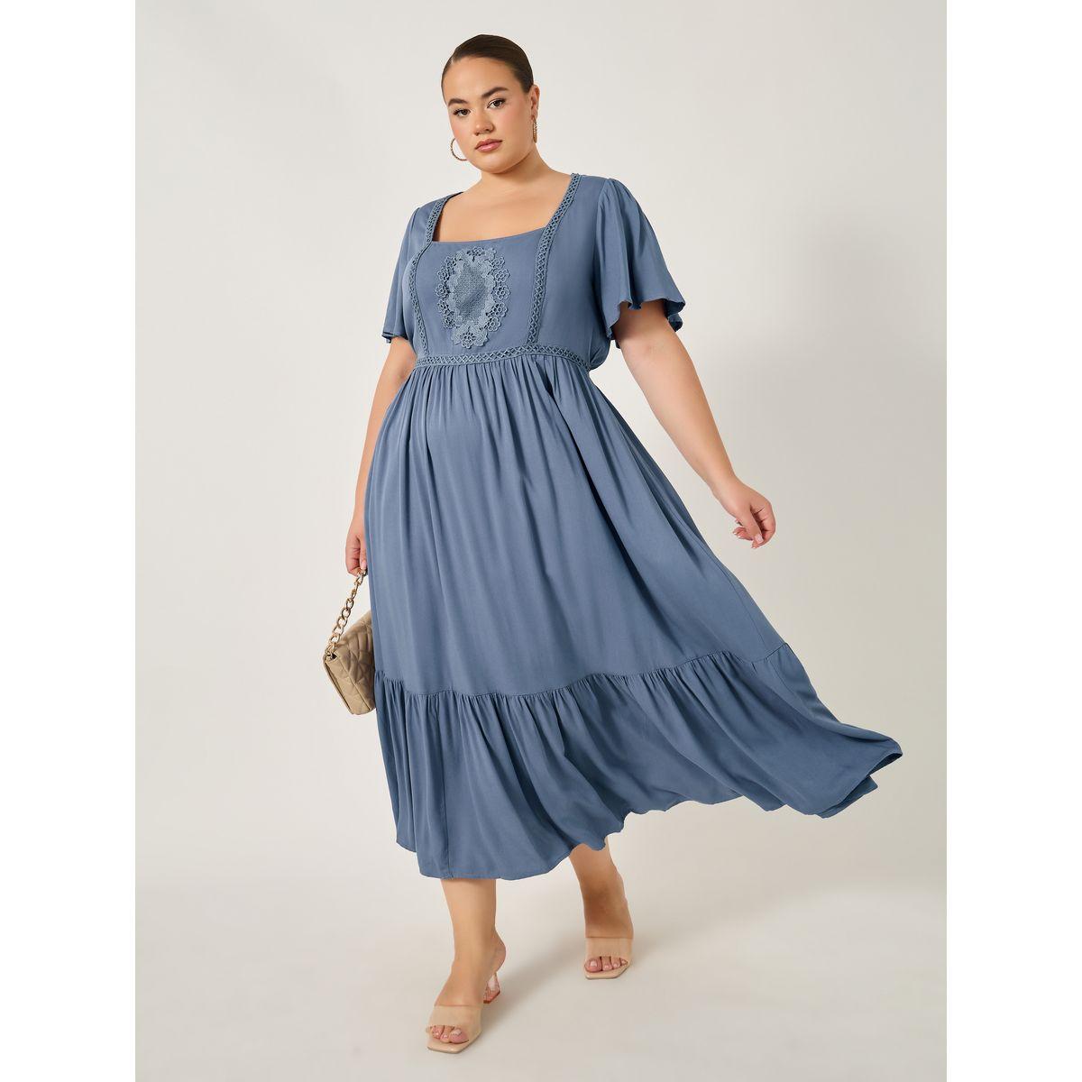فستان طويل بمقاس كبير وياقة مربعة مع تفاصيل مُطرزة-women-clothing-dresses-image-1