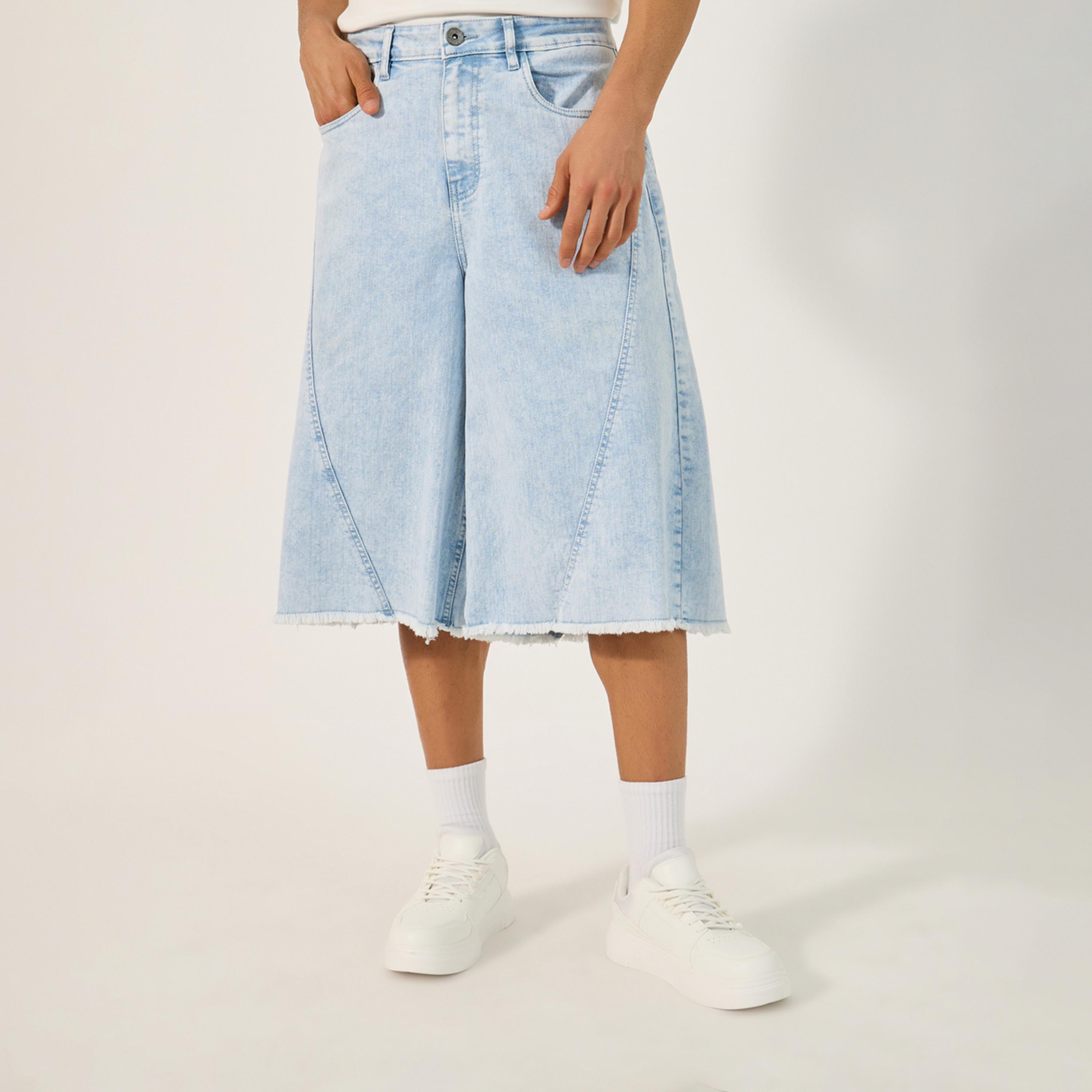 ستايلي - ليميتد - شورت جينز قصير بخصر متوسط الارتفاع وحواف منسلة-men-clothing-bottoms-shorts-image-2