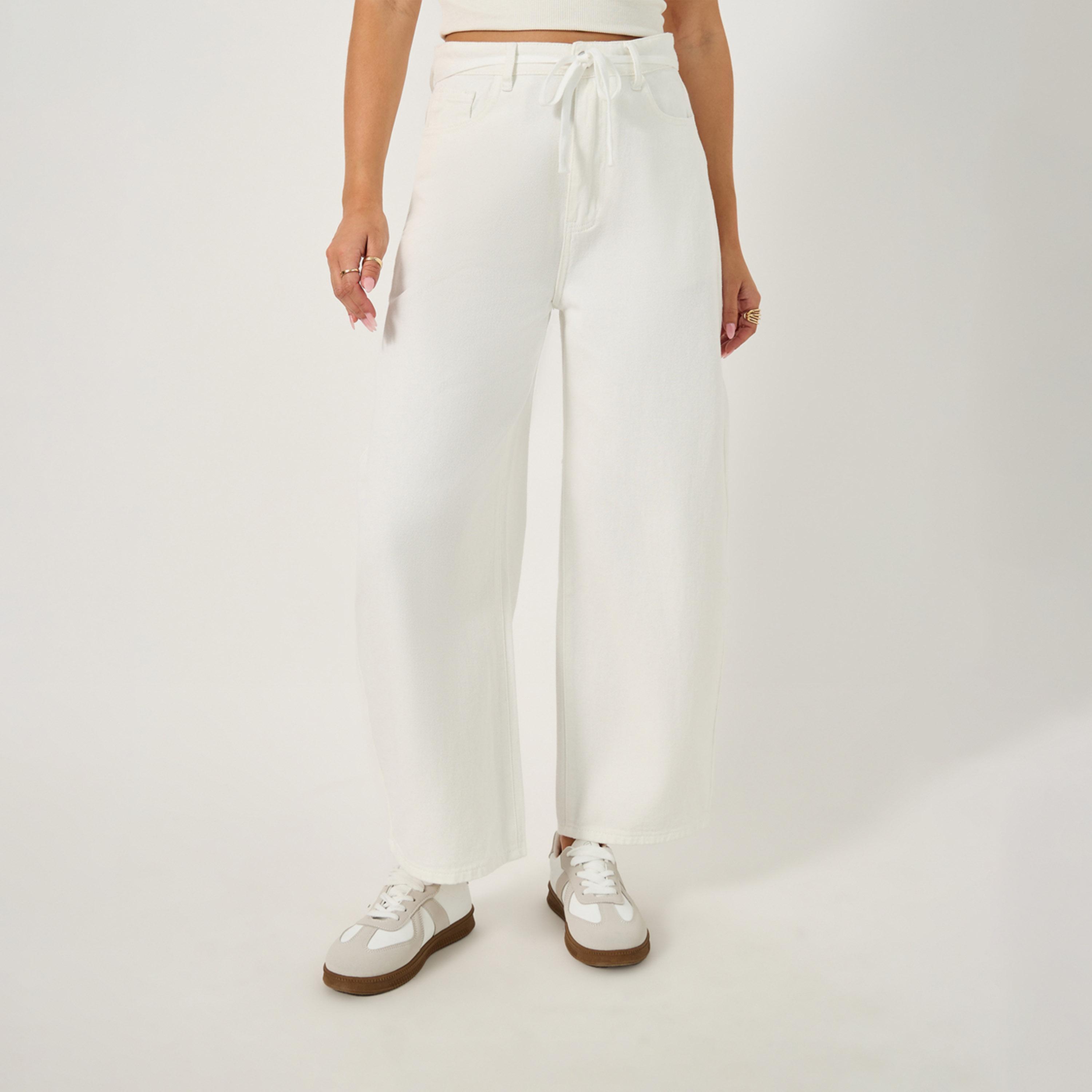ستايلي - بنطال جينز بقصة مريحة بخصر متوسط الارتفاع مع تفاصيل رباط-women-clothing-bottoms-jeans-image-3