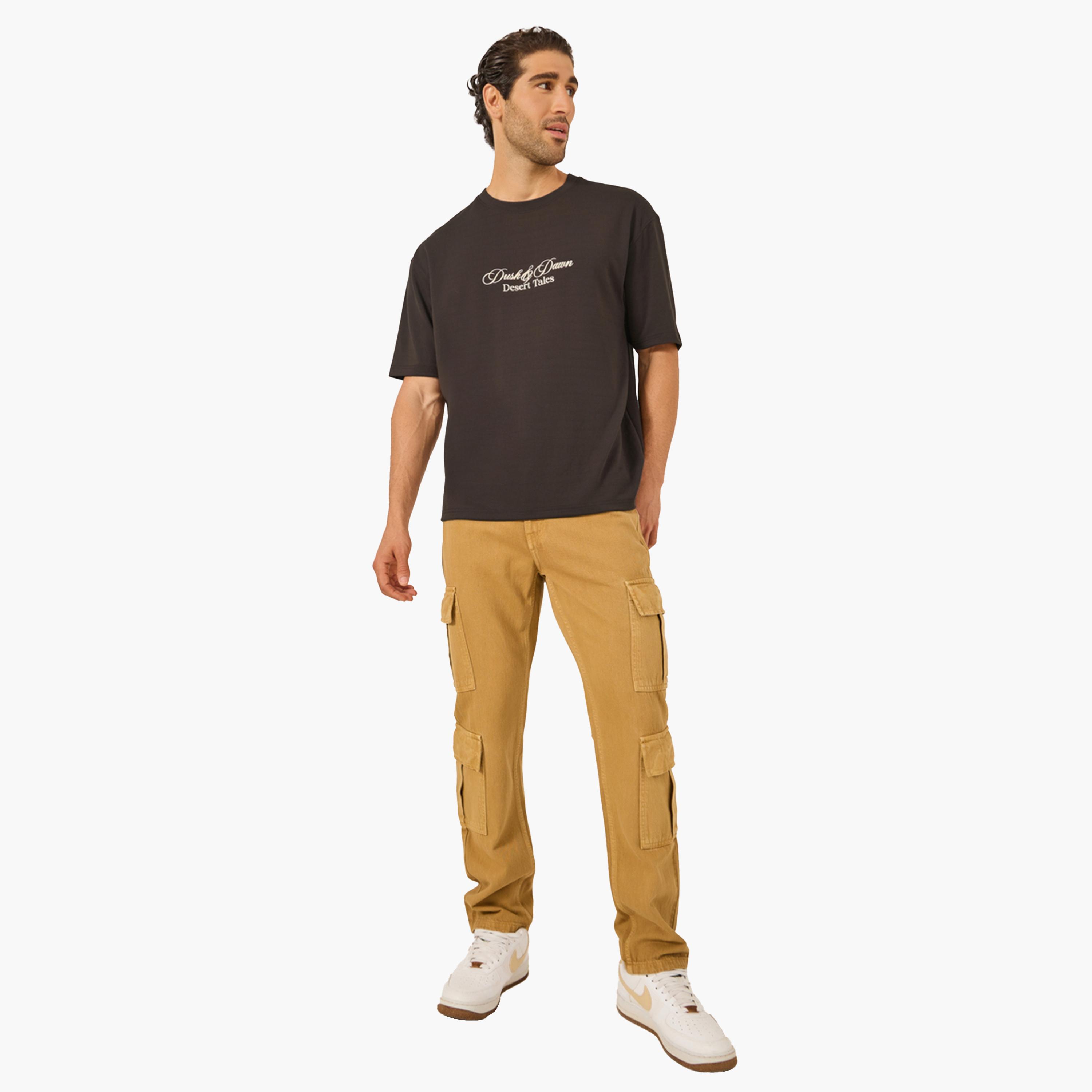 ستايلي - تي شيرت كبير الحجم بطبعة فسيفساء جرافيكية-men-clothing-tshirtsandpolos-tshirts-image-2