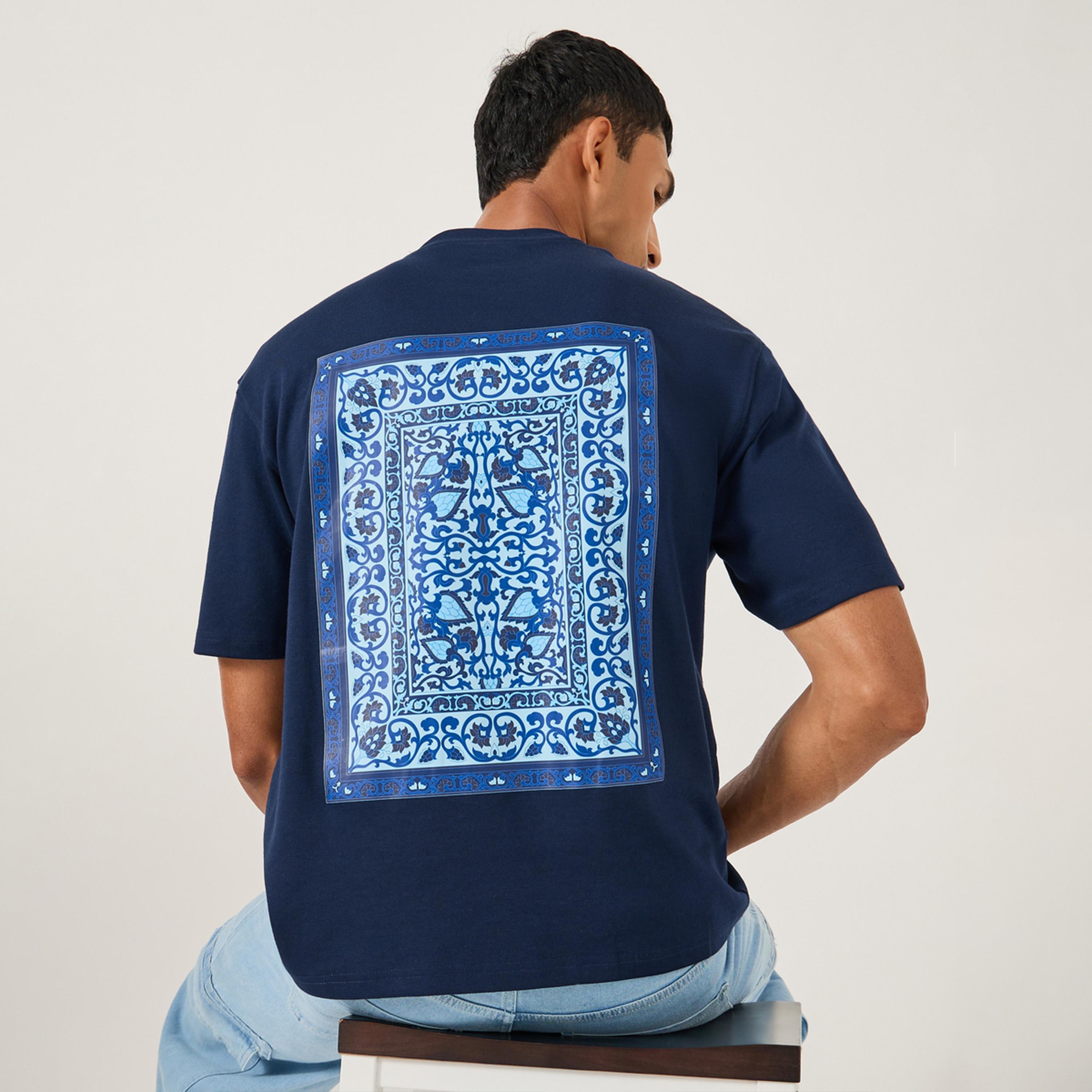 Styli Men Textured Boxy Fit Tapestry Graphic With Embroidery T-Shirt-men-clothing-tshirtsandpolos-tshirts-image-3