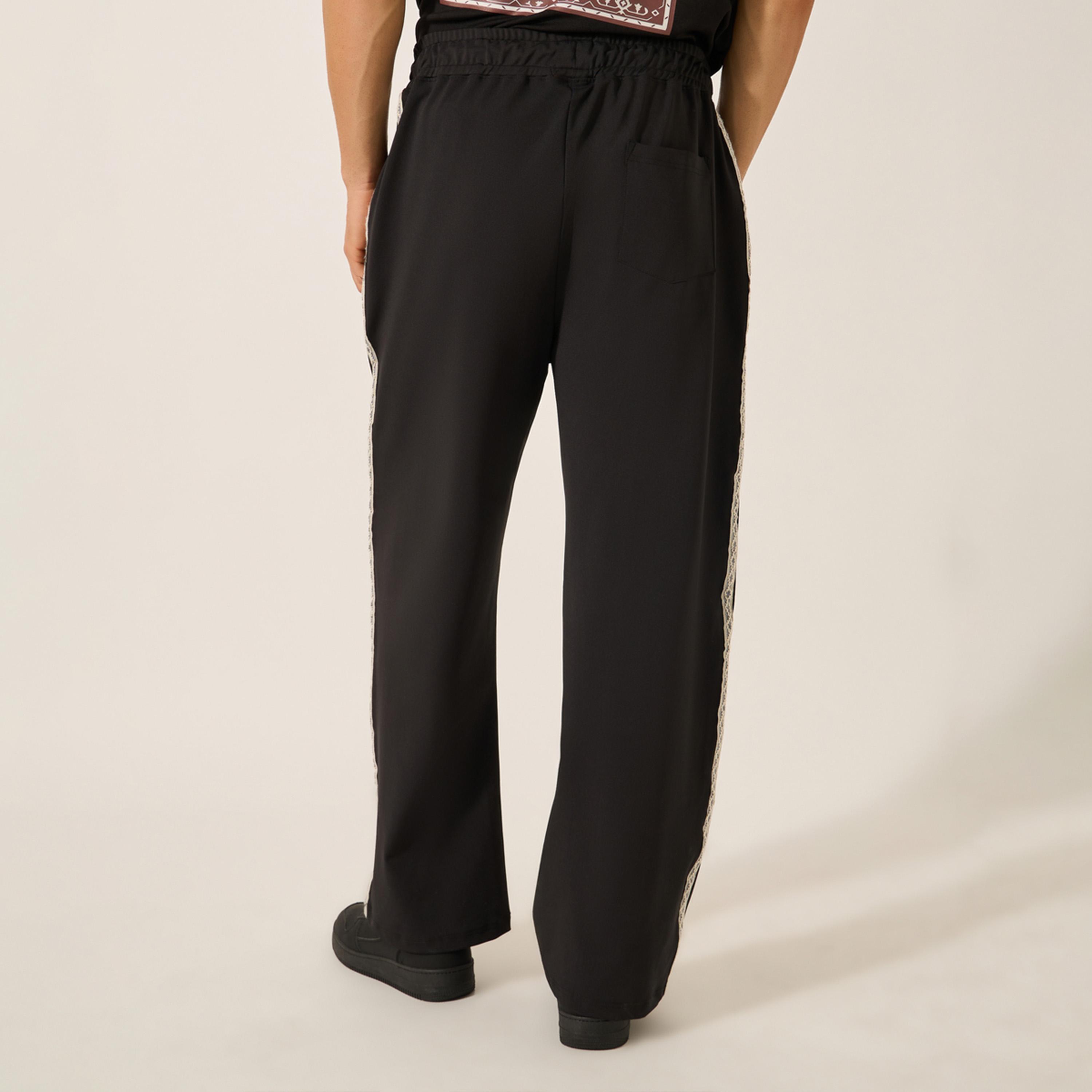 ستايلي-  بنطال رياضي كبير الحجم برباط متوسط ​​الارتفاع مع شريط جاكار جانبي-men-clothing-bottoms-joggers-image-4