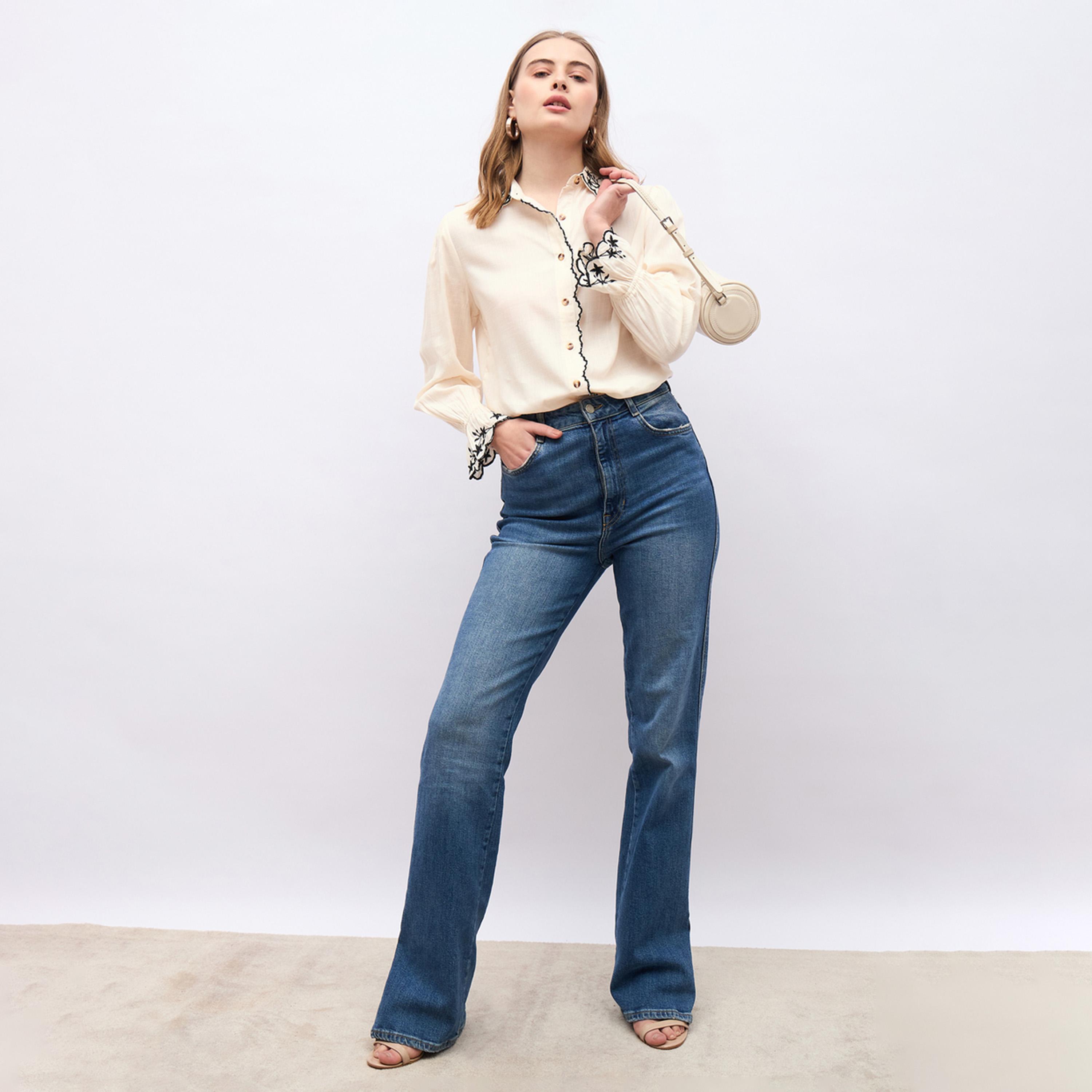 ستايلي - قميص بياقة واسعة وحواف مطرزة ومزخرفة-women-clothing-shirtsandblouses-shirts-image-1