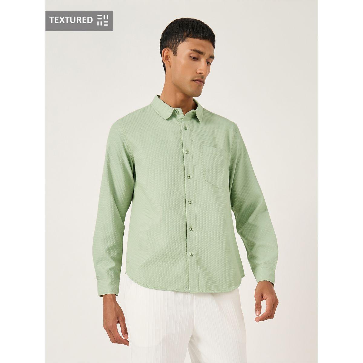 قميص بقصة عادية وياقة سبريد مع تفاصيل جيب-men-clothing-shirts-image-1