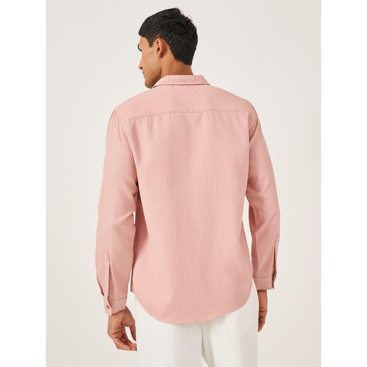 بلوزة بقصة عادية وياقة سبريد مع جيب-men-clothing-shirts-image-4