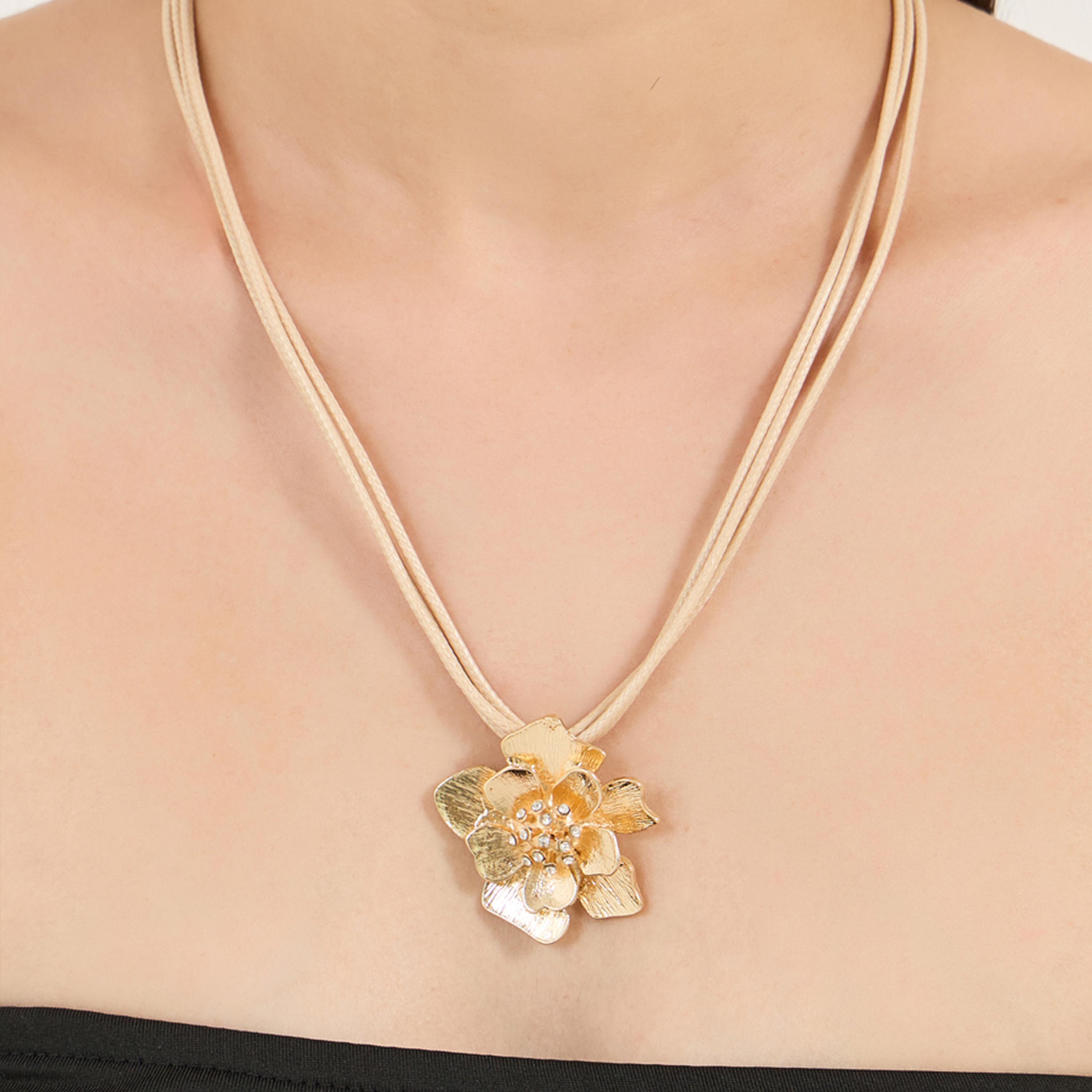 ستايلي - قلادة زهرة-women-watchesandjewellery-jewellery-necklacesandpendants-image-1