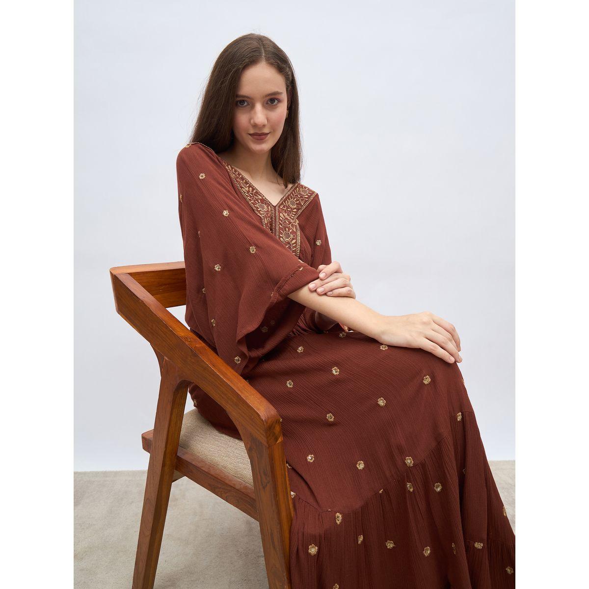 فستان طويل مُطرّز بحافة واسعة وحافة كشكش-women-clothing-dresses-image-6
