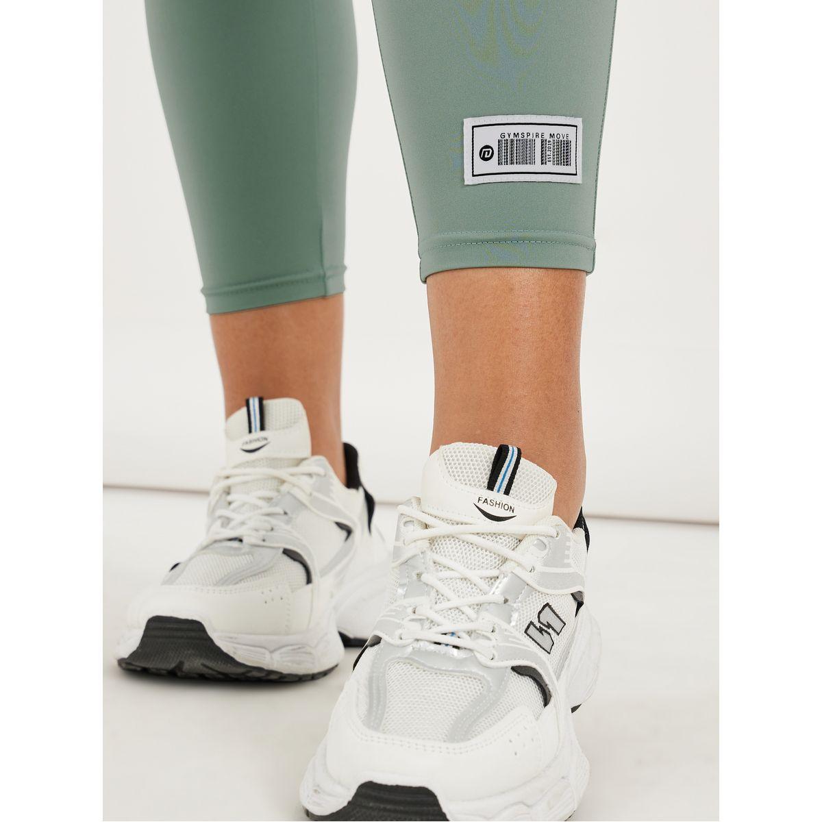 ليقنز بطول 7/8 وخصر مزموم مزين بشارة-women-clothing-sportswearandactivewear-bottoms-joggersandtrackpants-image-3