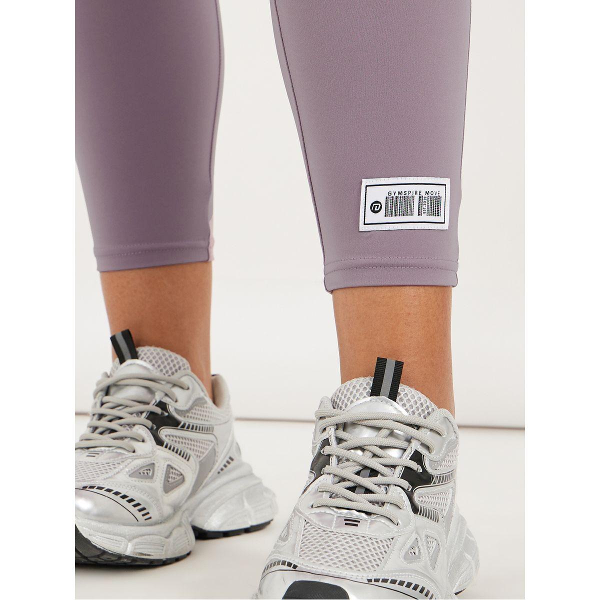 ليقنز بطول 7/8 وخصر مزموم مزين بشارة-women-clothing-sportswearandactivewear-bottoms-joggersandtrackpants-image-5
