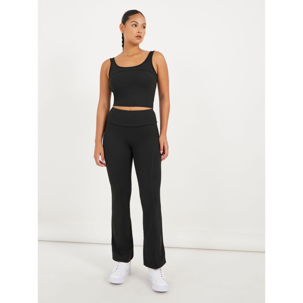 بنطال بخصر عريض وحافة واسعة مزين بشارة-women-clothing-sportswearandactivewear-bottoms-image-1