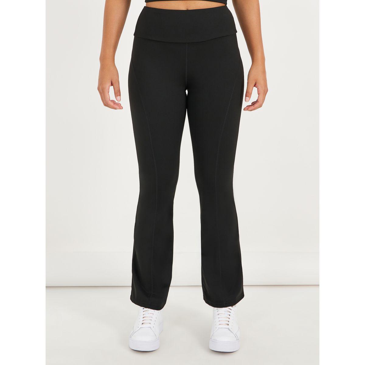 بنطال بخصر عريض وحافة واسعة مزين بشارة-women-clothing-sportswearandactivewear-bottoms-image-2