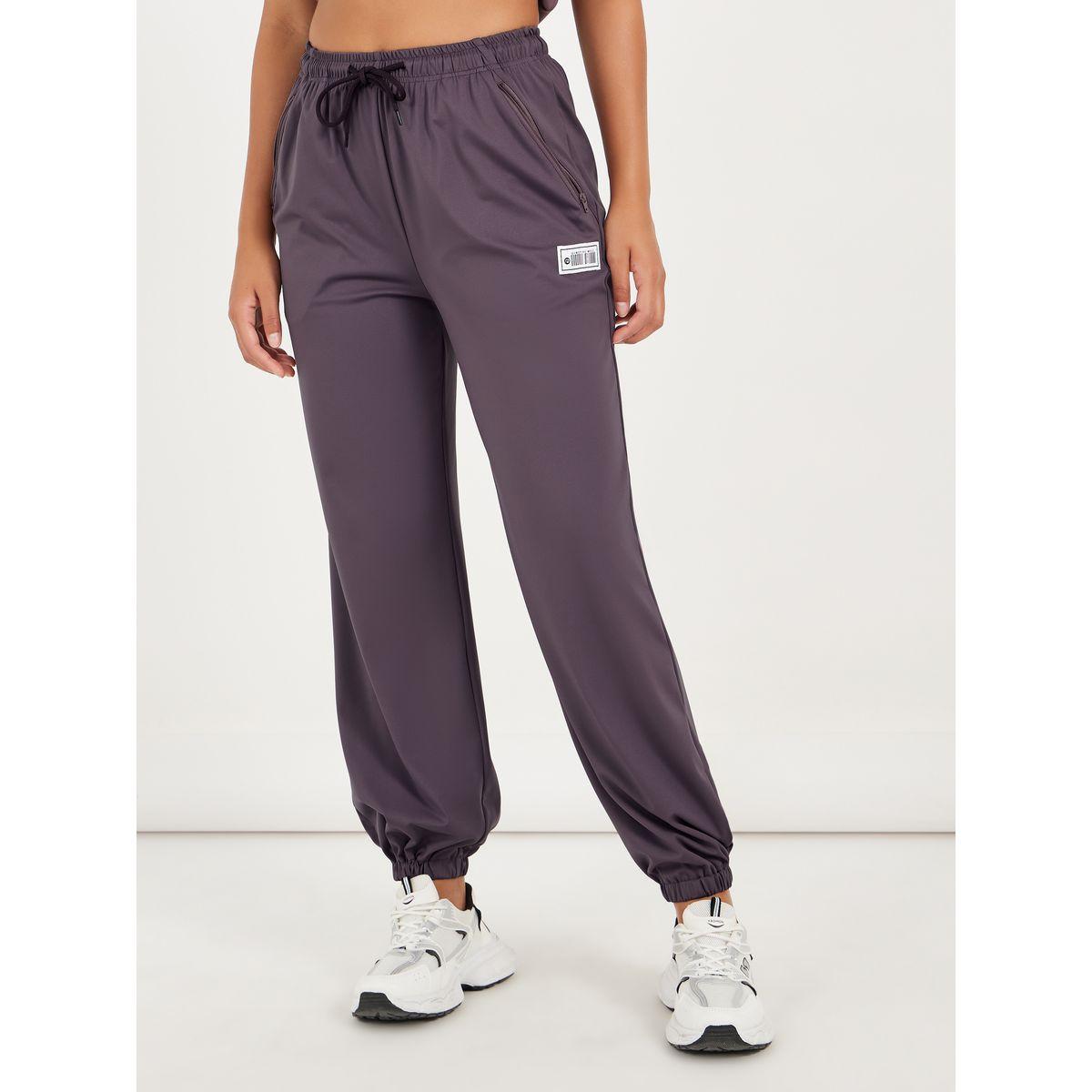 Styli Gymspire Edition - Label Dual Pocket Drawstring Joggers-women-clothing-sportswearandactivewear-bottoms-image-2