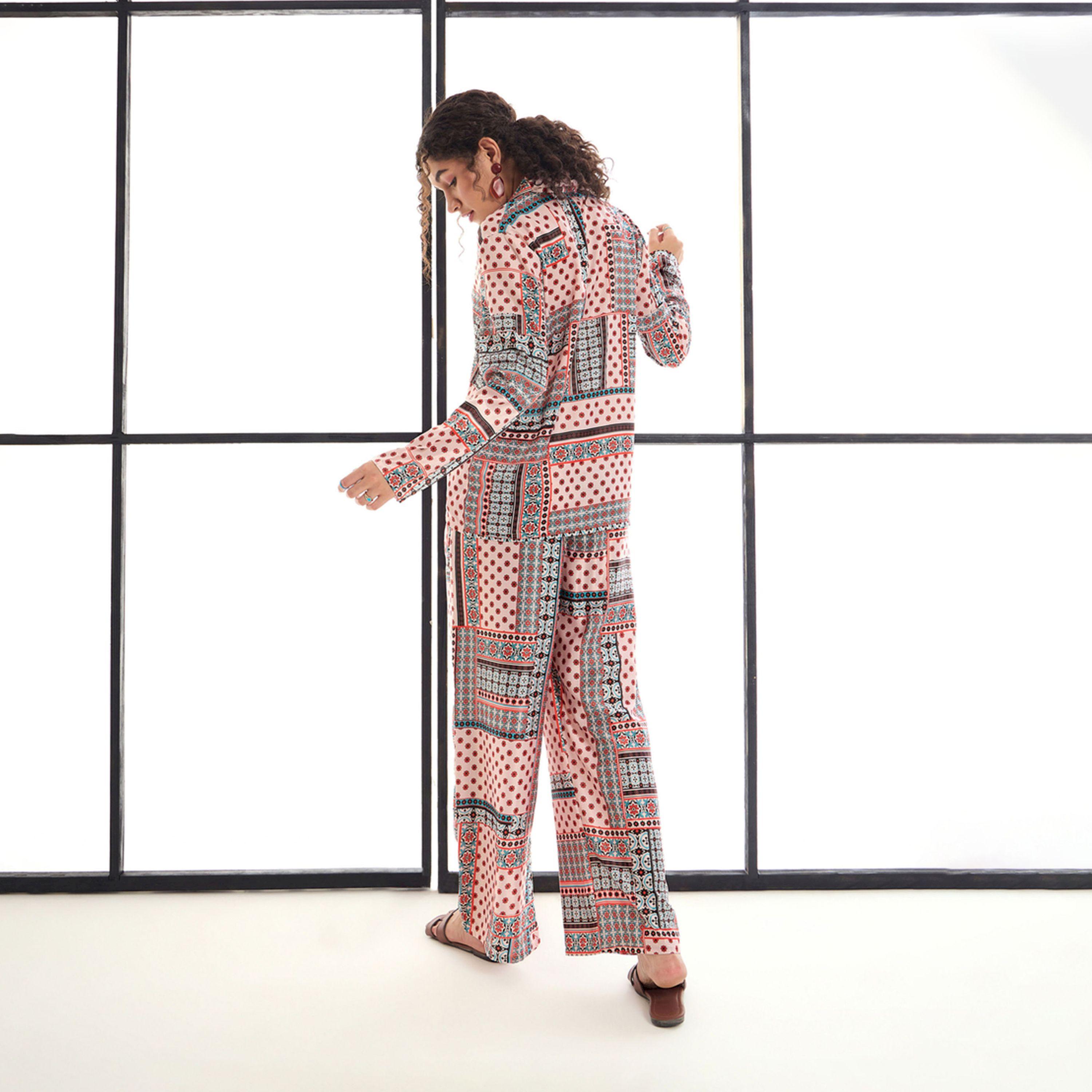 طقم منسق من بنطال مع بلوزة بطبعة هندسية ساسافراس × ستايلي-women-clothing-coordsets-image-6